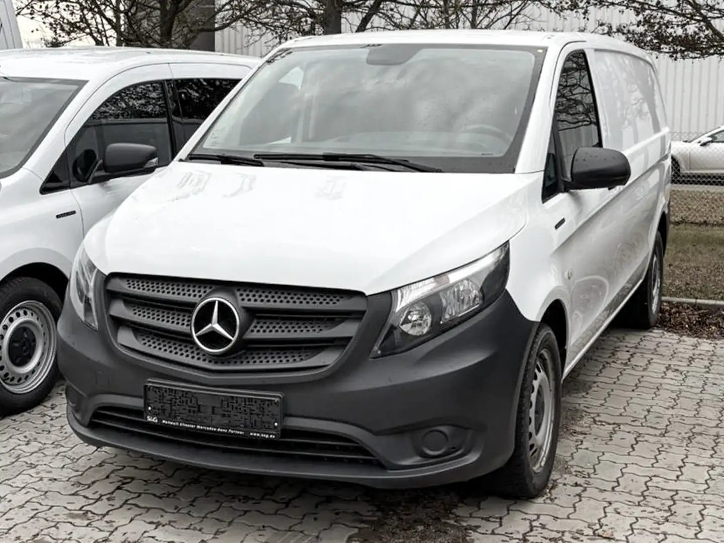 Mercedes-Benz Vito E Sitzheizung+RüKam+Regensensor+Holzfußbode Weiß - 1