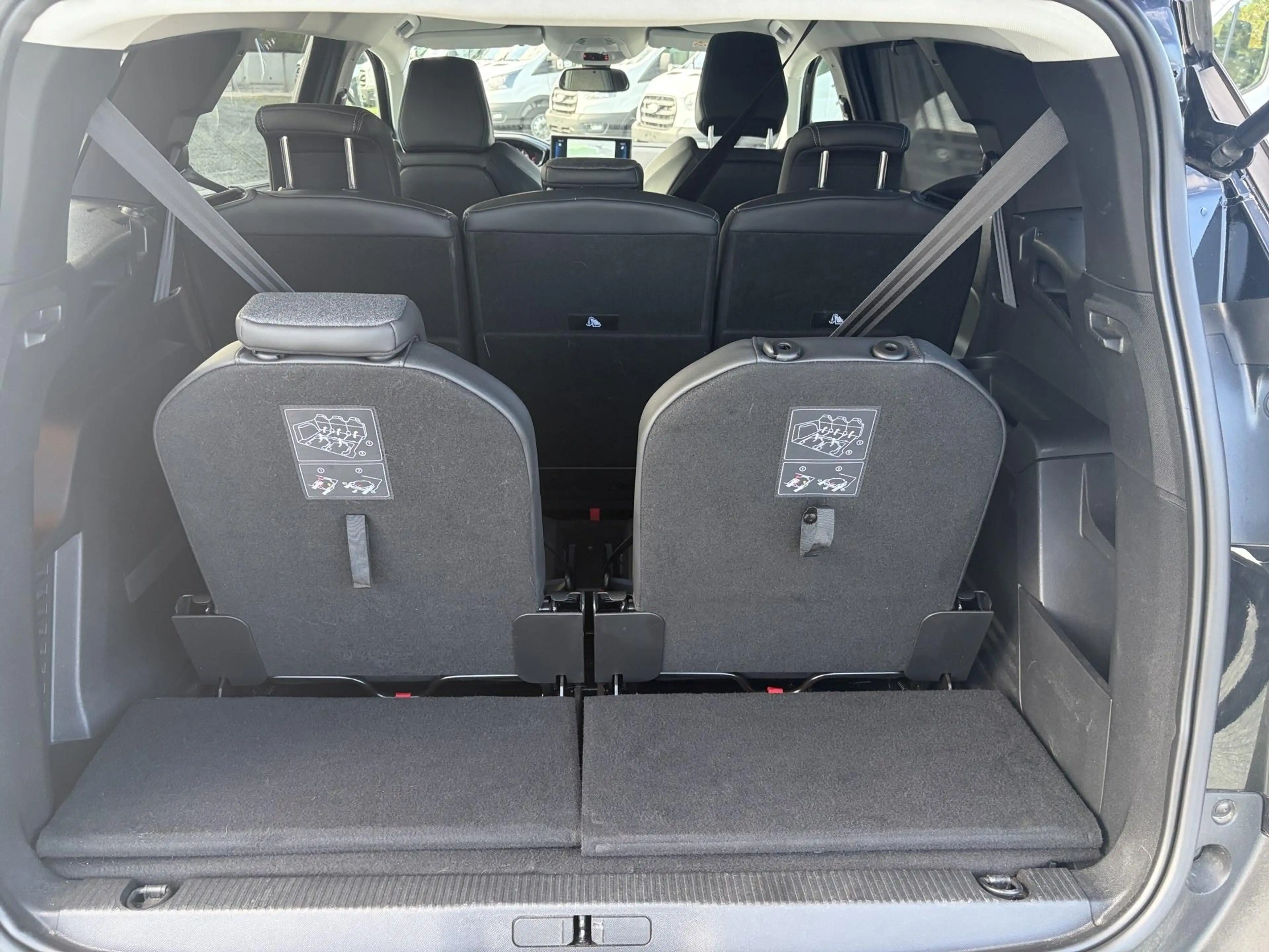 Peugeot 5008 1.2 PureTech 96kW S&S 7 PLACES — photo 12