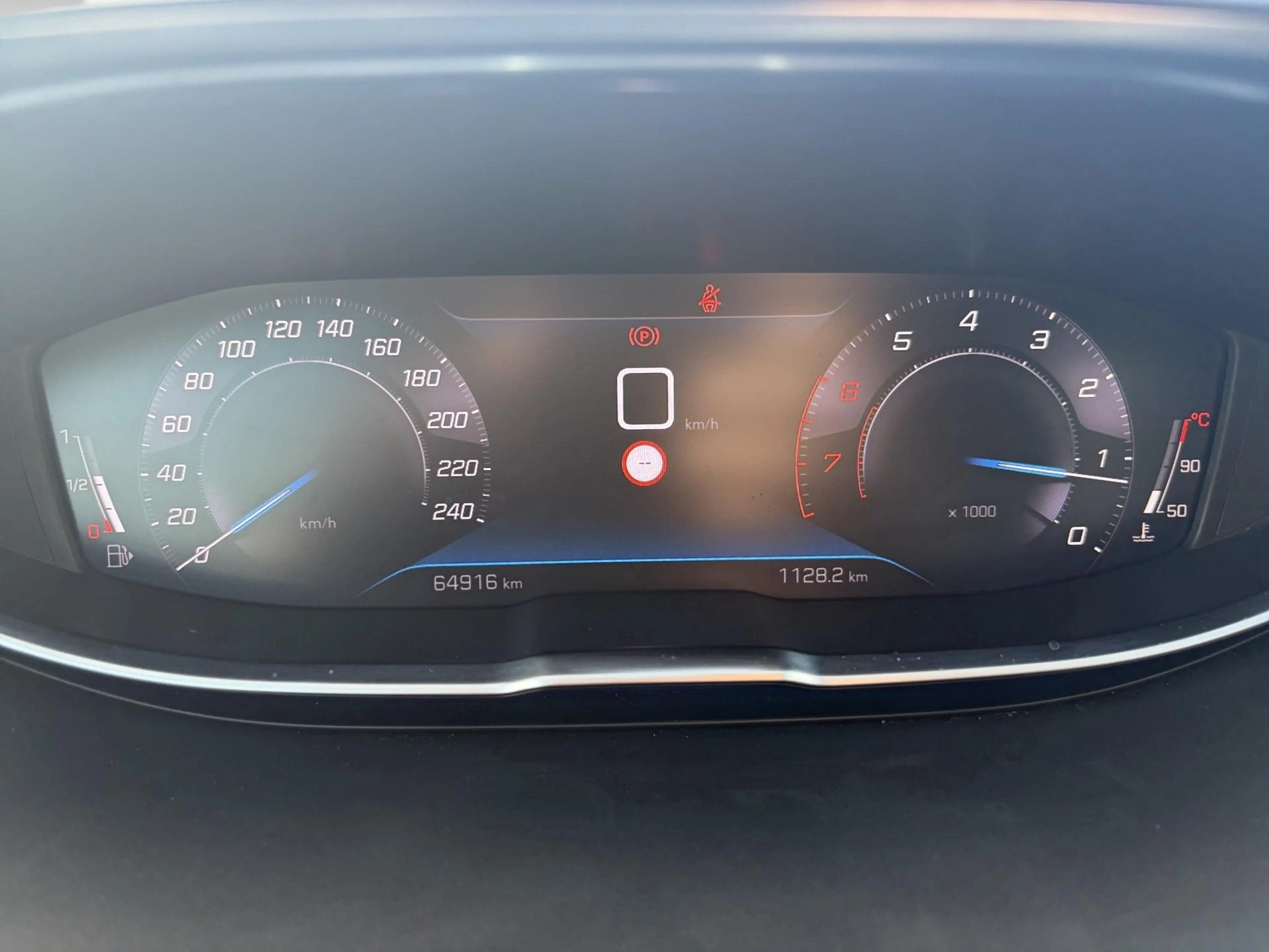 Peugeot 5008 1.2 PureTech 96kW S&S 7 PLACES — photo 2