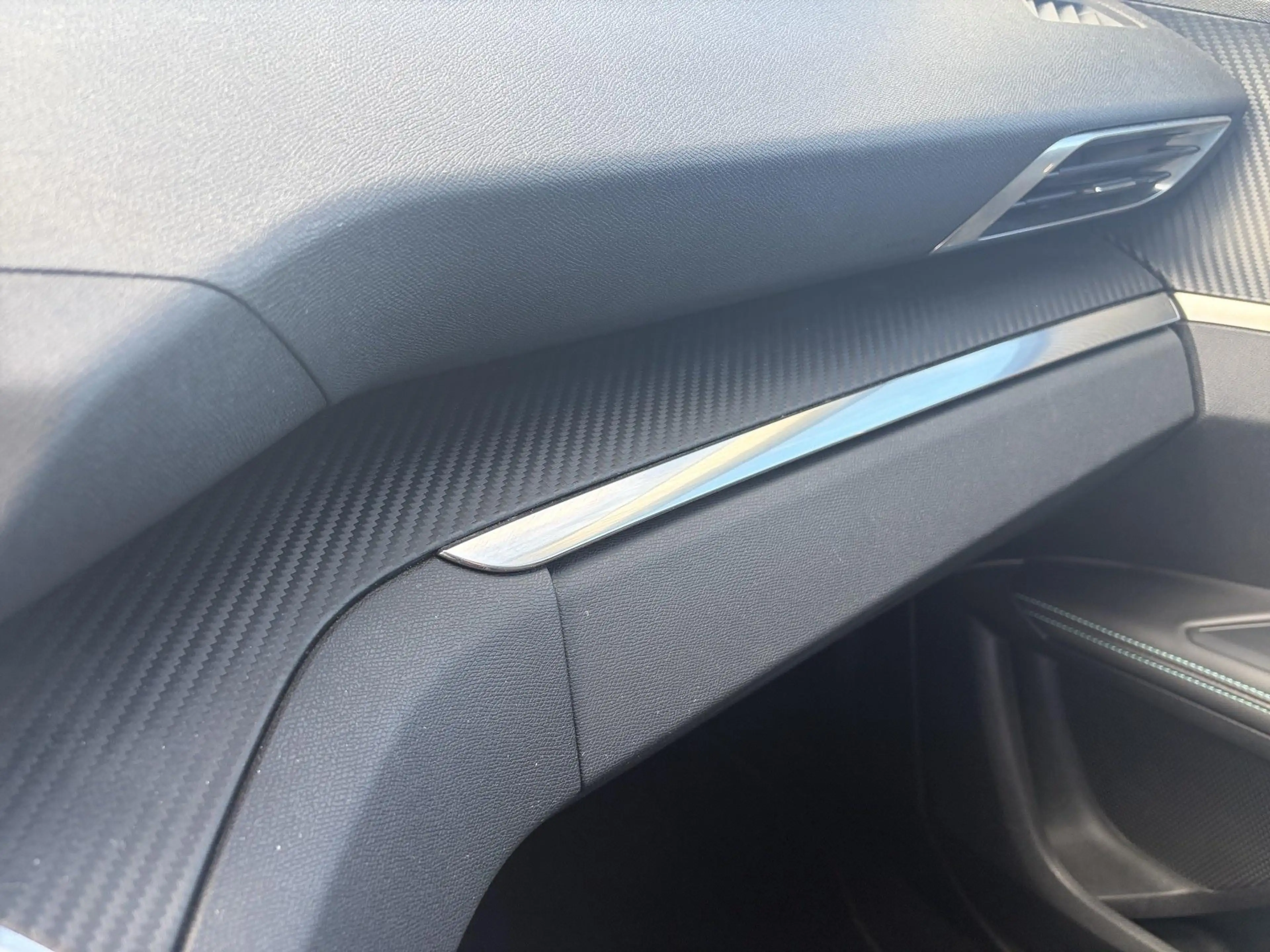 Peugeot 5008 1.2 PureTech 96kW S&S 7 PLACES — photo 10