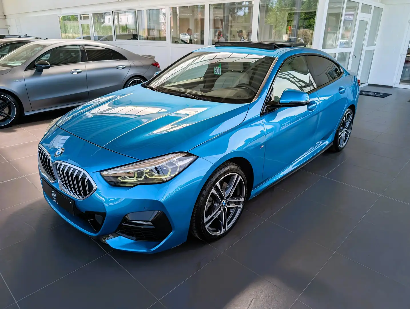 BMW 218 i GC ** GARANTIE + PACK M + TOIT PANO + GPS PRO** Blauw - 2
