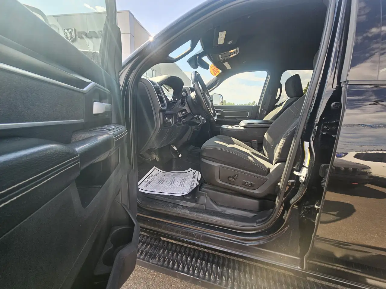 RAM 2500 снимка RAM 2500