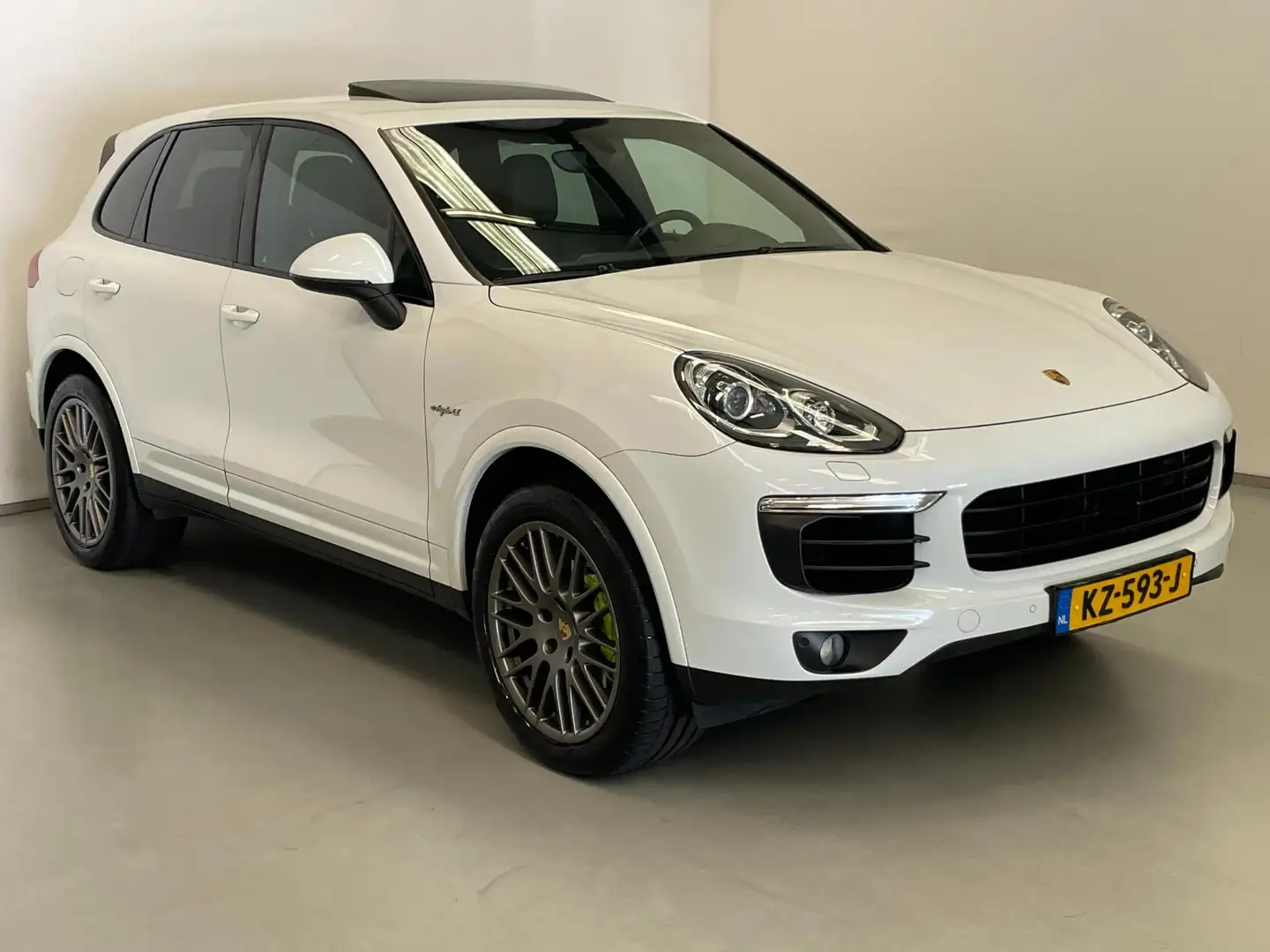Porsche Cayenne 3.0 S E-Hybrid Platinum Edition / Schuifdak / NL-a Blanc - 2