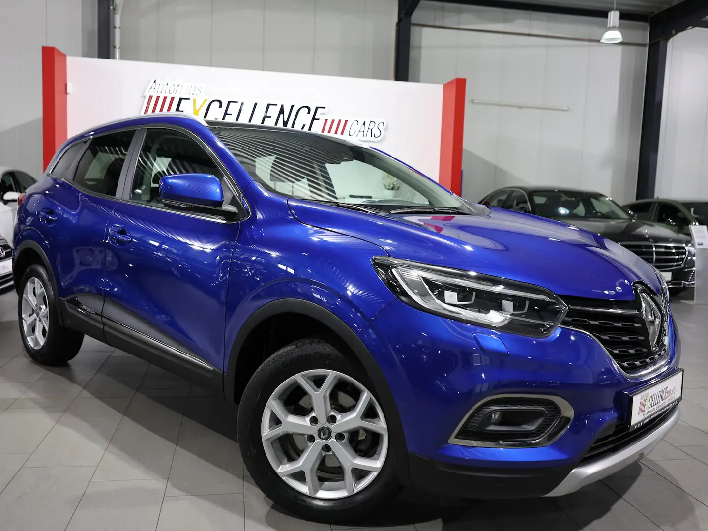 Renault Kadjar TCe 140 DELUXE / PANORAMA / LED-VISION Bleu - 2