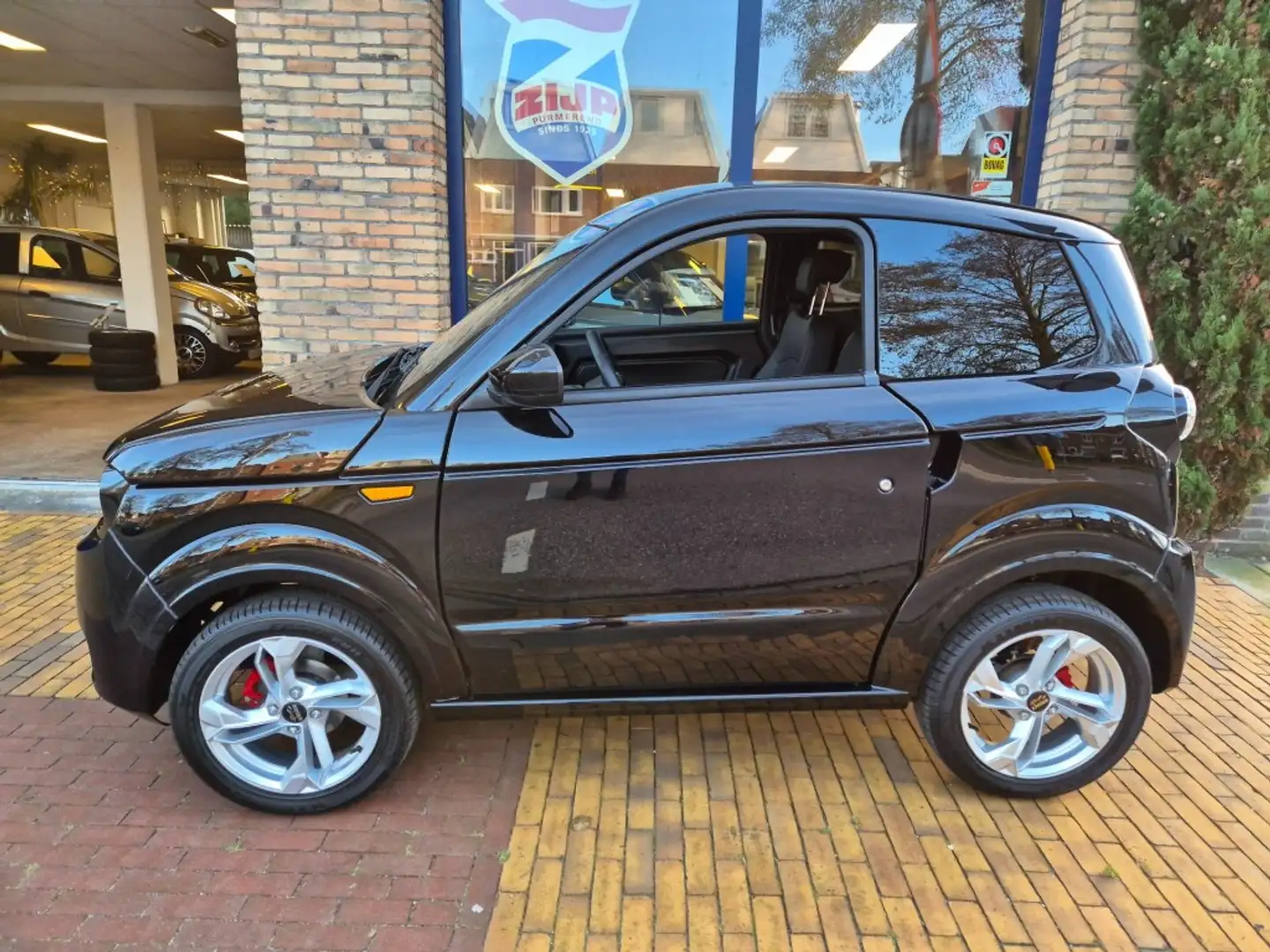 Ligier Myli E.PIC 12kw Schwarz - 1