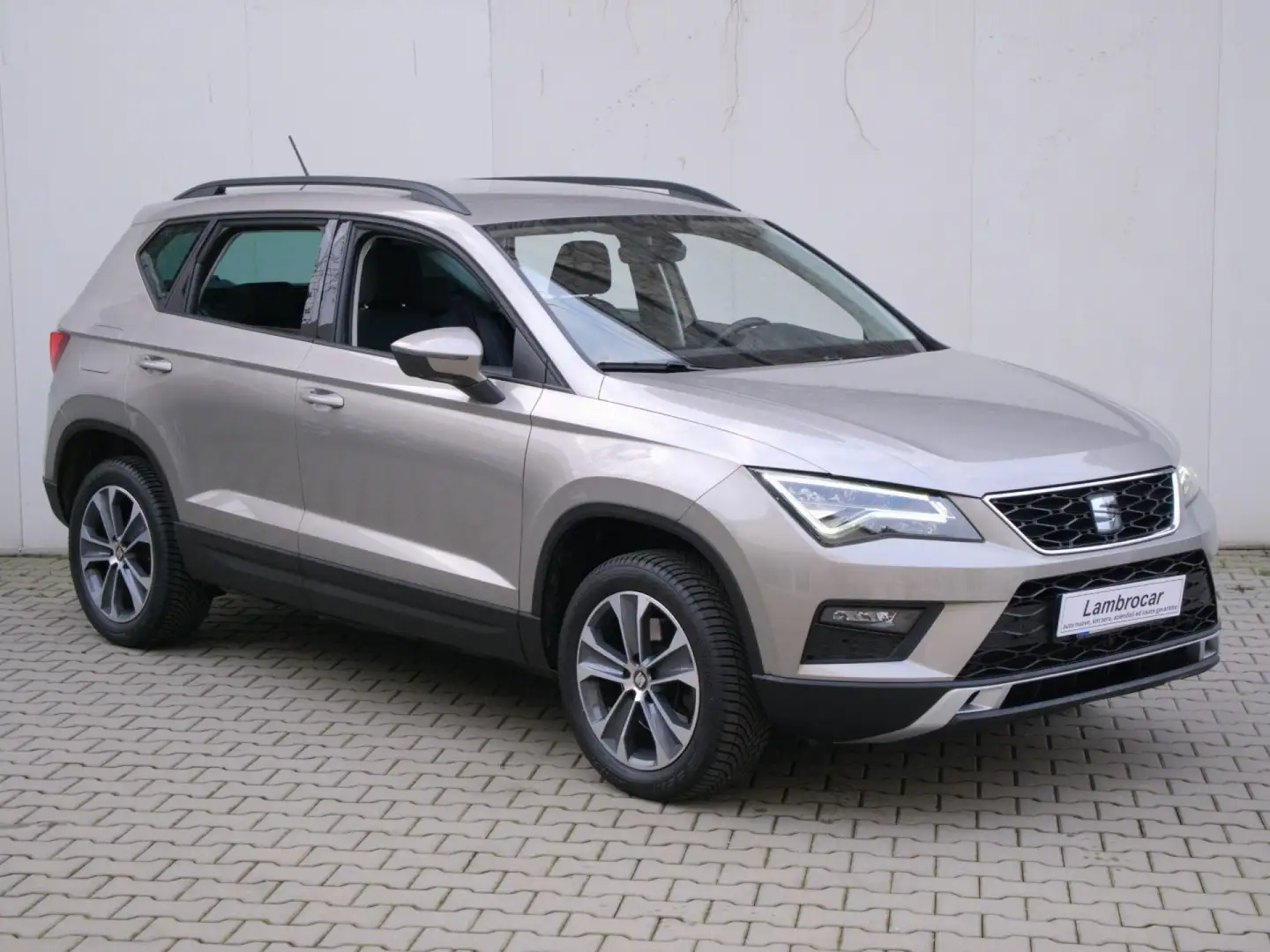 SEAT Ateca 1.0 TSI Style 115cv Бежевий - 1