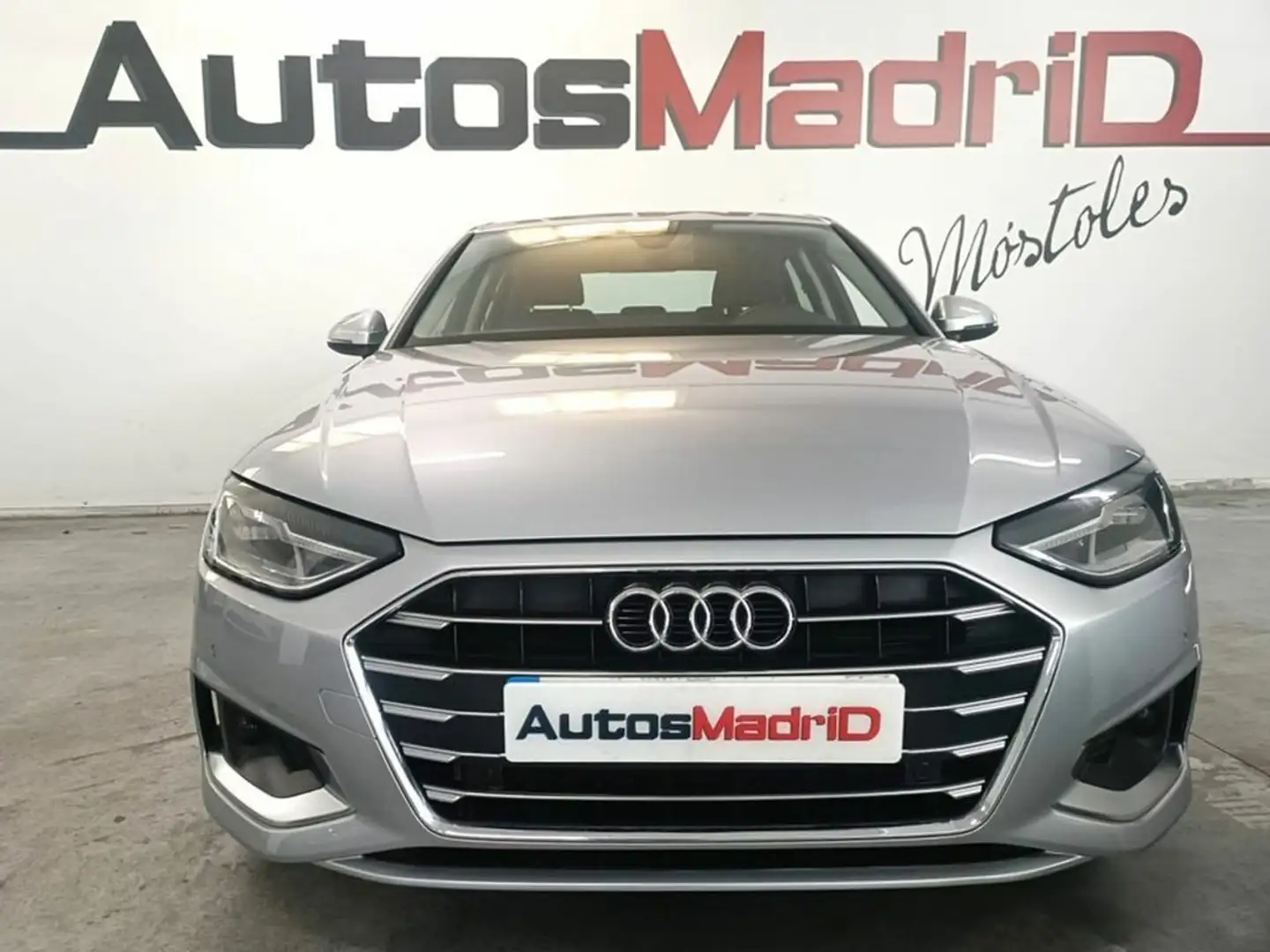 Audi A4 Advanced 30 TDI 100kW 136CV S tronic Gris - 2