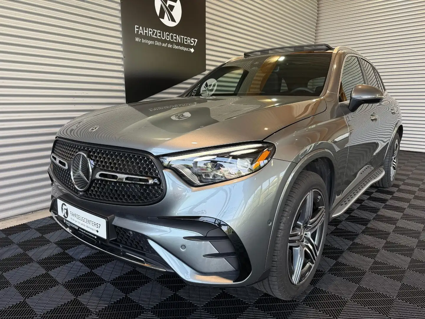 Mercedes-Benz GLC 300 4MATIC/360°/ACC/BURMESTER/PANO/HUD Grau - 2