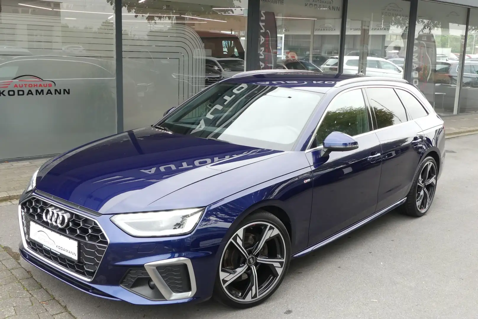 Audi A4 Avant 35 TDI*360°Cam*Virtual*19"*S-Line*AHK Blauw - 2