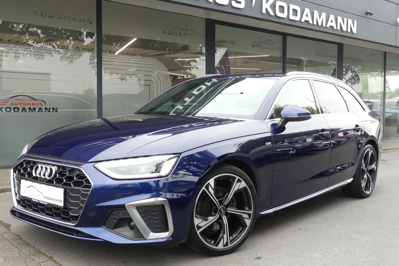 Audi A4 Avant 35 TDI*360°Cam*Virtual*19"*S-Line*AHK Blauw - 1