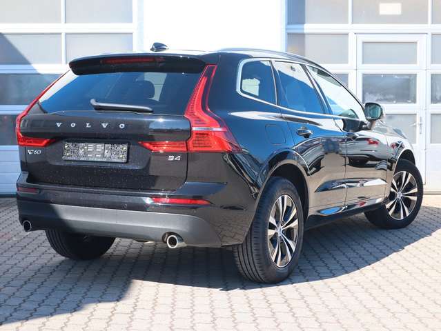Volvo XC60 B4 Momentum Pro FWD