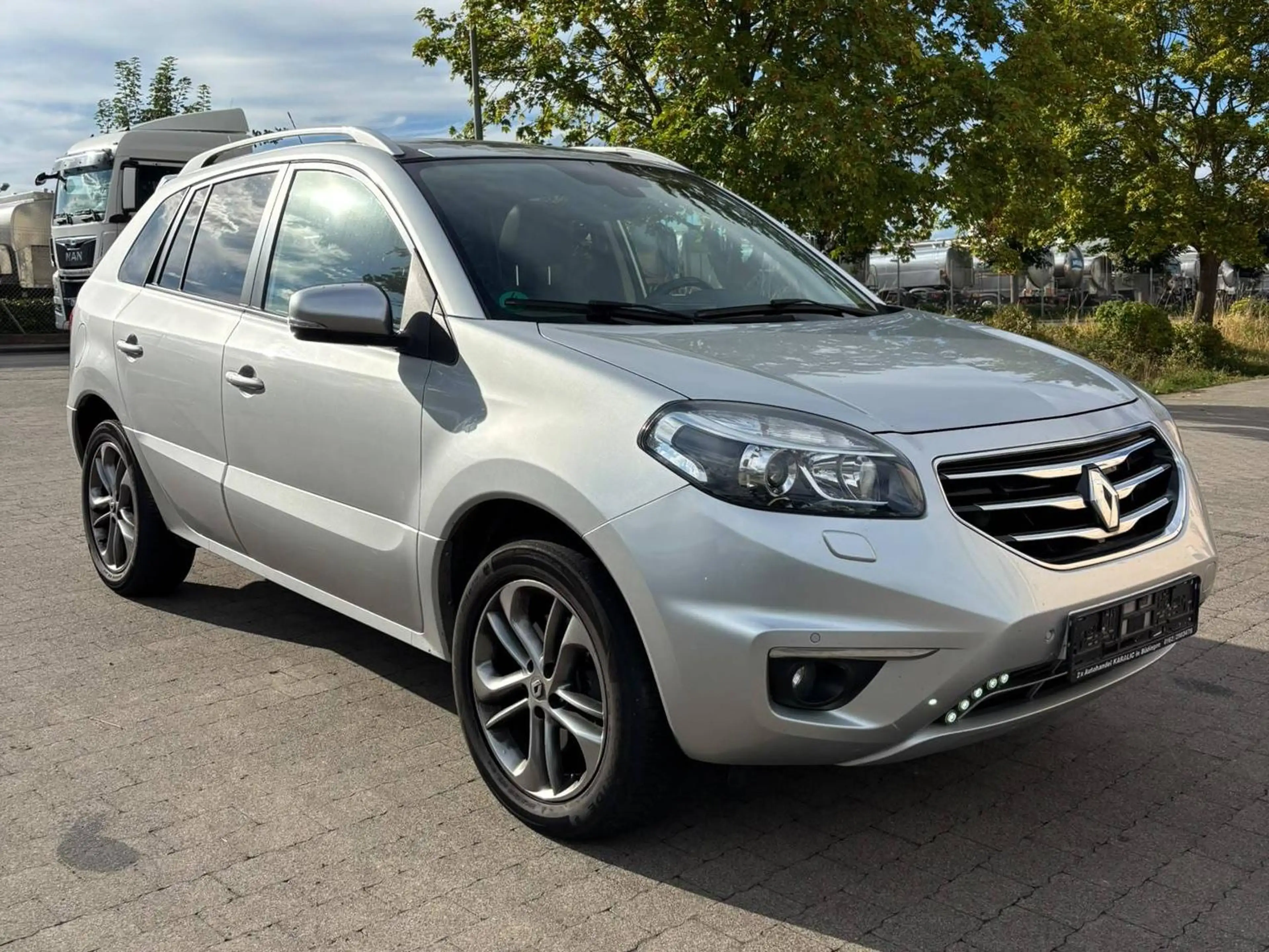 Renault Koleos Night*BOSE*AHK*LEDER*PANO*PDC*ALU*KEYLESS-ENTRY*