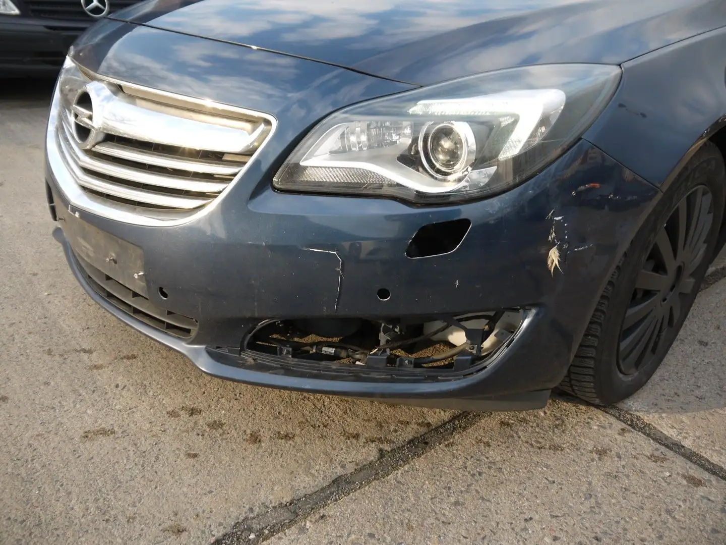 Opel Insignia 2.0 CDTI Sports Tourer Business Edition Blau - 2