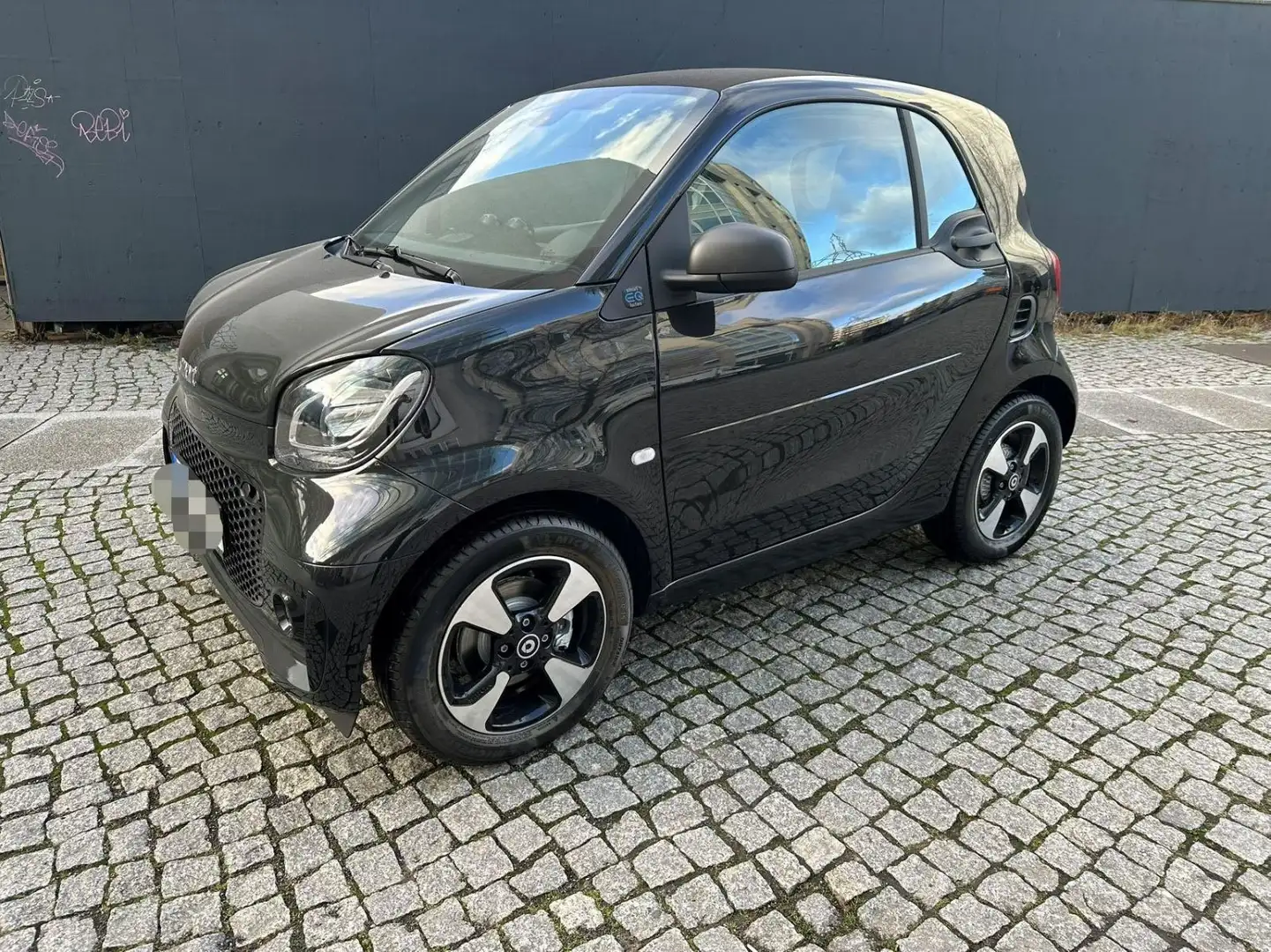 smart forTwo fortwo coupe electric drive / EQ Schwarz - 1