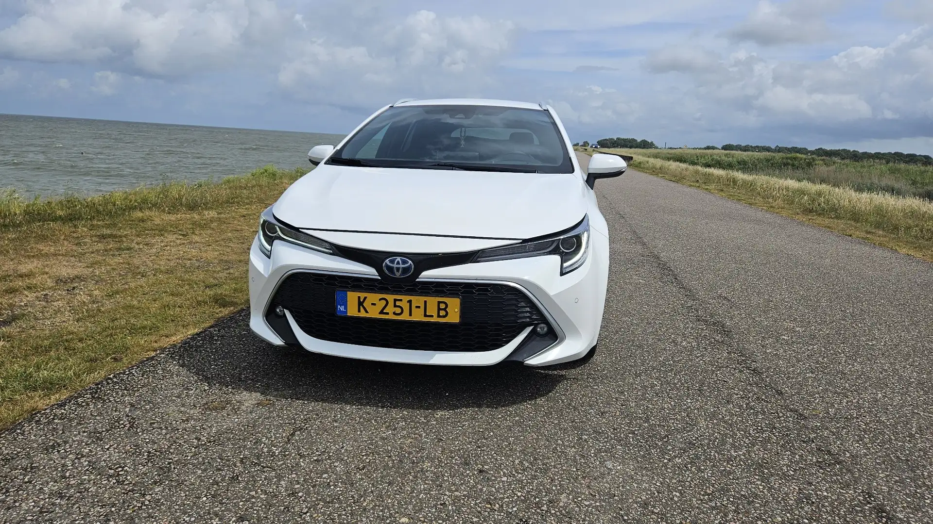 Toyota Corolla 2.0 Hybrid Executive Blanco - 1