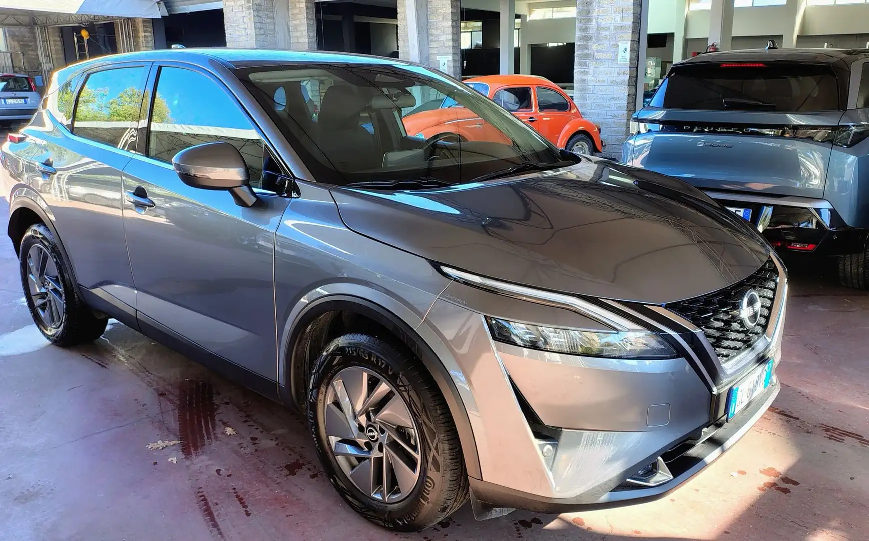 Nissan Qashqai MHEV 140 CV Business Gris - 1