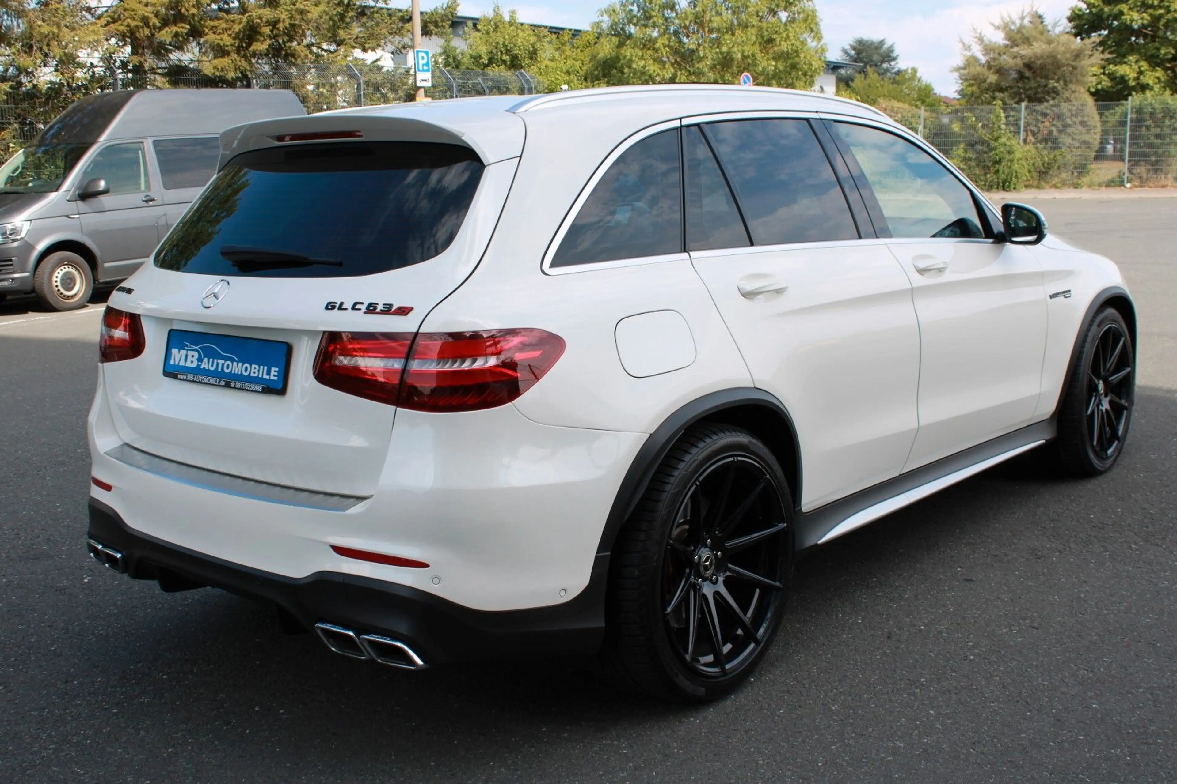 Mercedes-Benz GLC 63 AMG GLC 63S AMG 4Matic Burmester Pano AHK 21" — photo 7