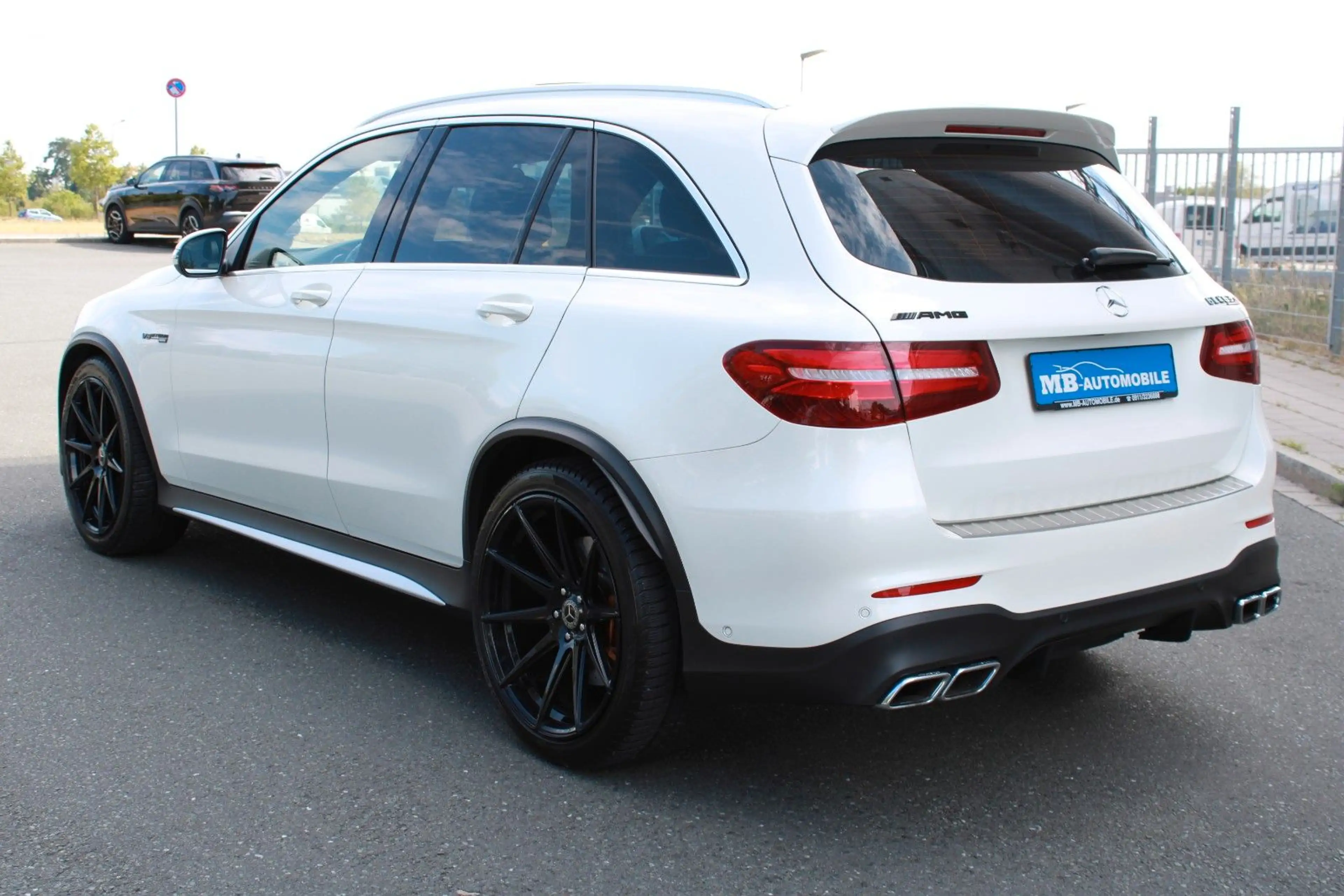 Mercedes-Benz GLC 63 AMG GLC 63S AMG 4Matic Burmester Pano AHK 21" — photo 9