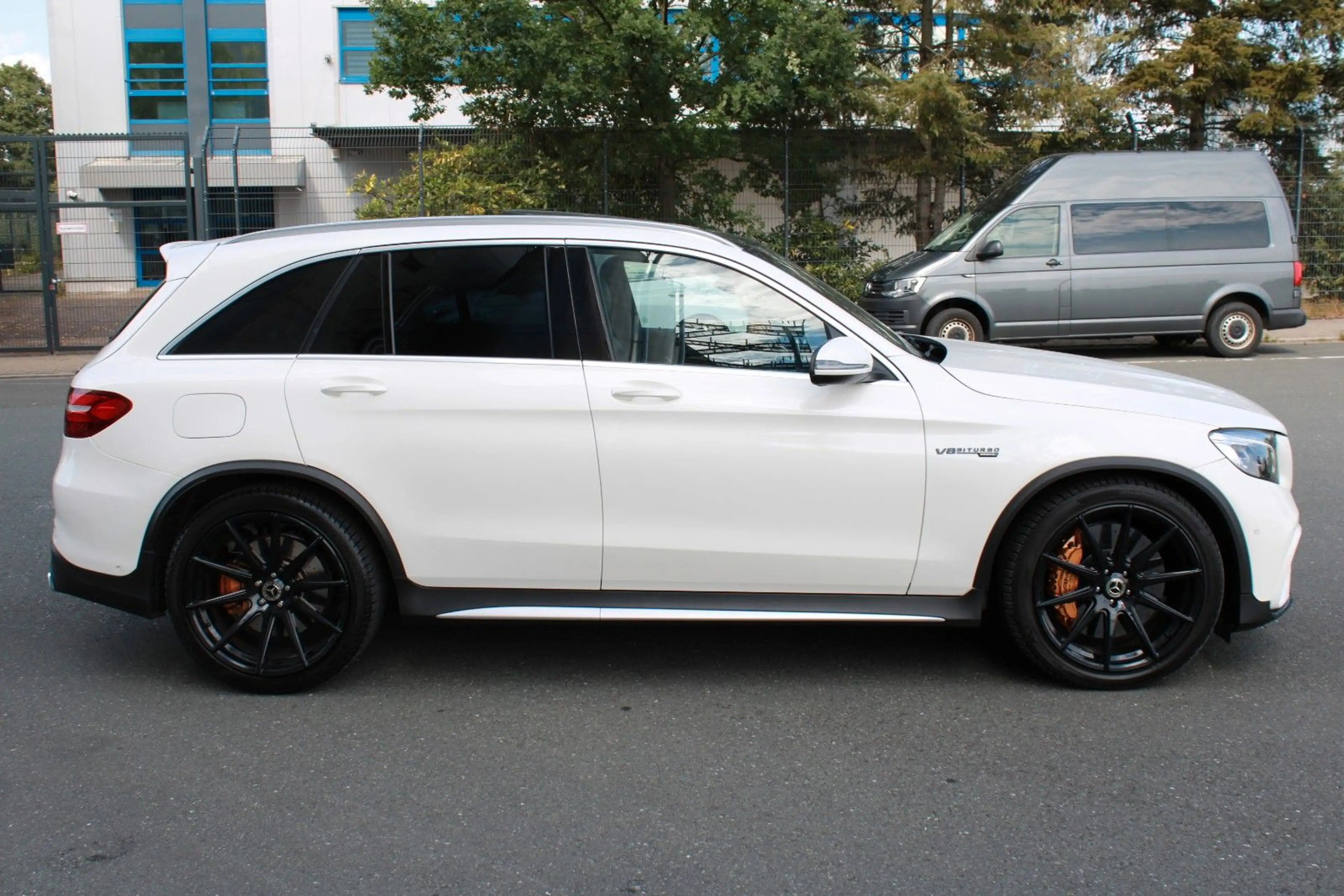 Mercedes-Benz GLC 63 AMG GLC 63S AMG 4Matic Burmester Pano AHK 21" — photo 5