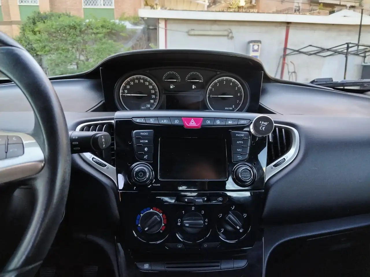 Lancia Ypsilon 2021 — фото 11