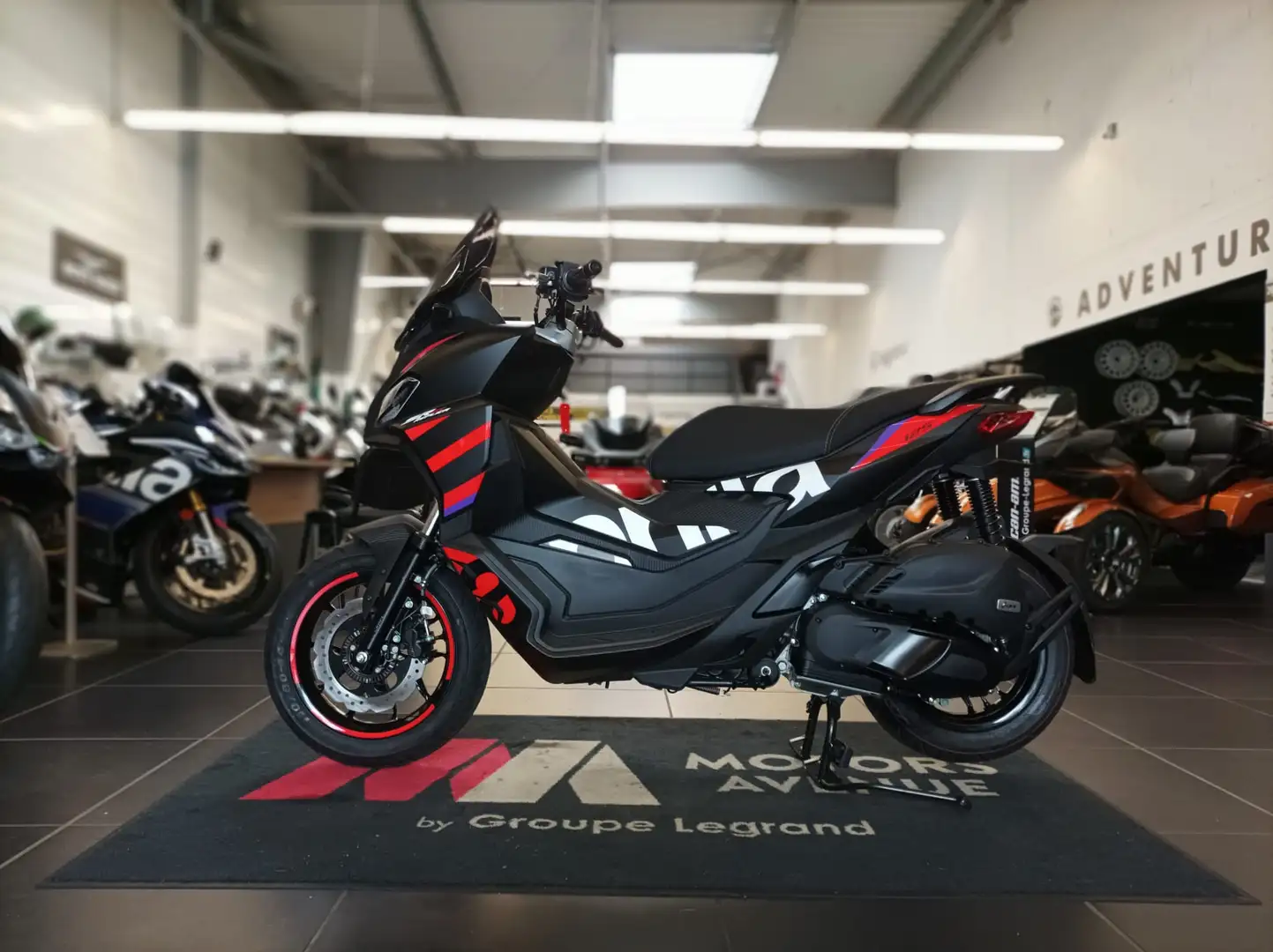 Aprilia SR GT 125 Noir - 2