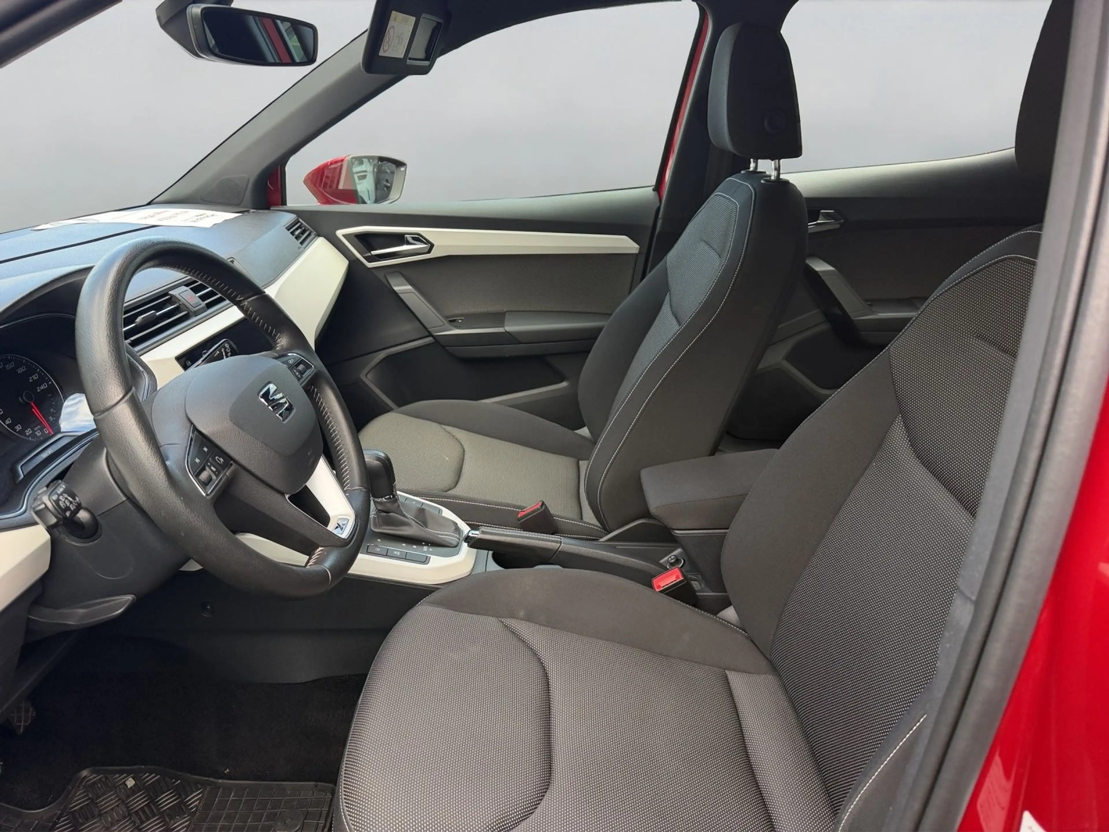 SEAT Arona Xcellence 1.0 TSI*AHK*LED*SHZ*CARPLAY*8-FA — photo 10