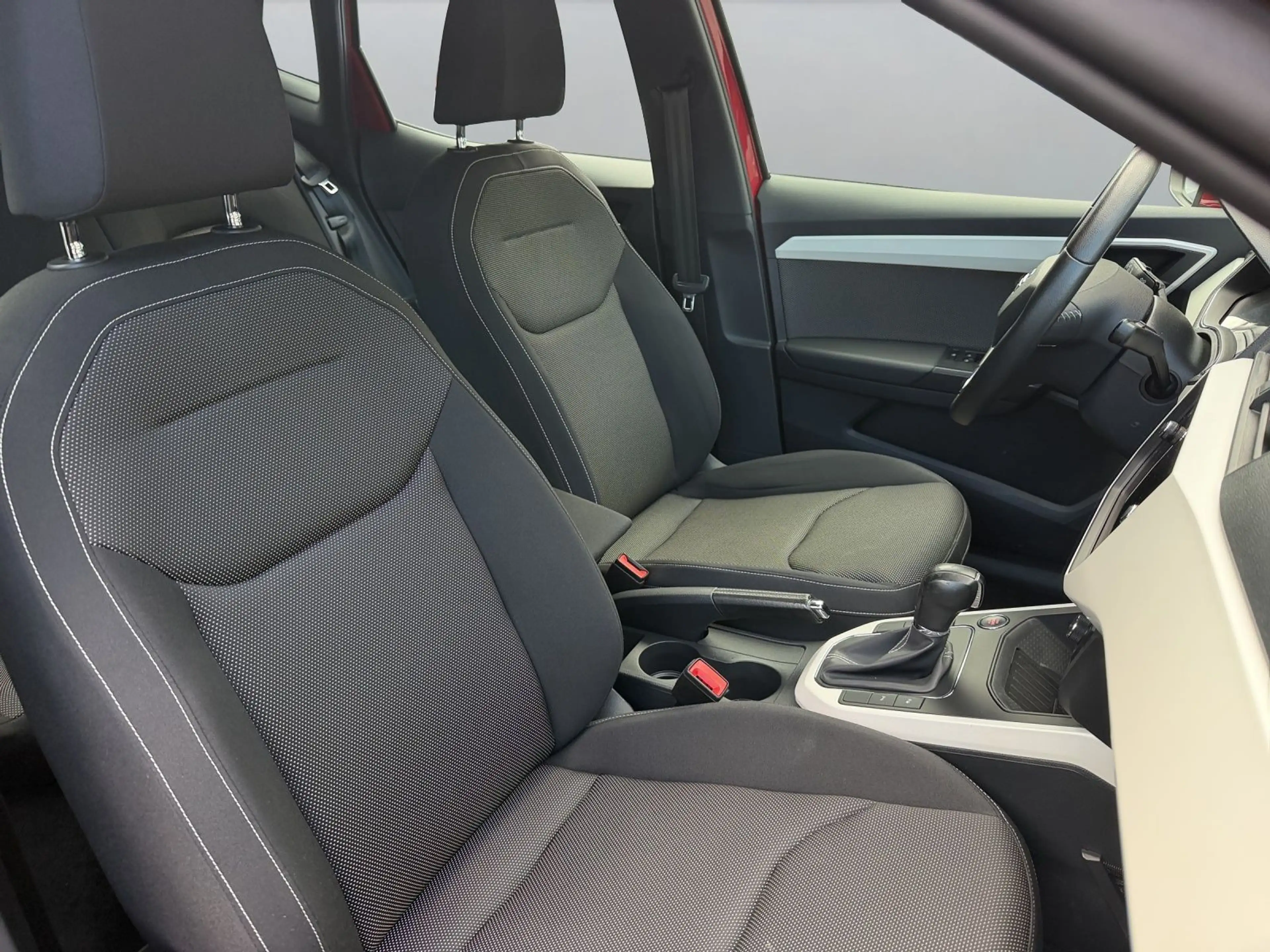 SEAT Arona Xcellence 1.0 TSI*AHK*LED*SHZ*CARPLAY*8-FA — photo 9