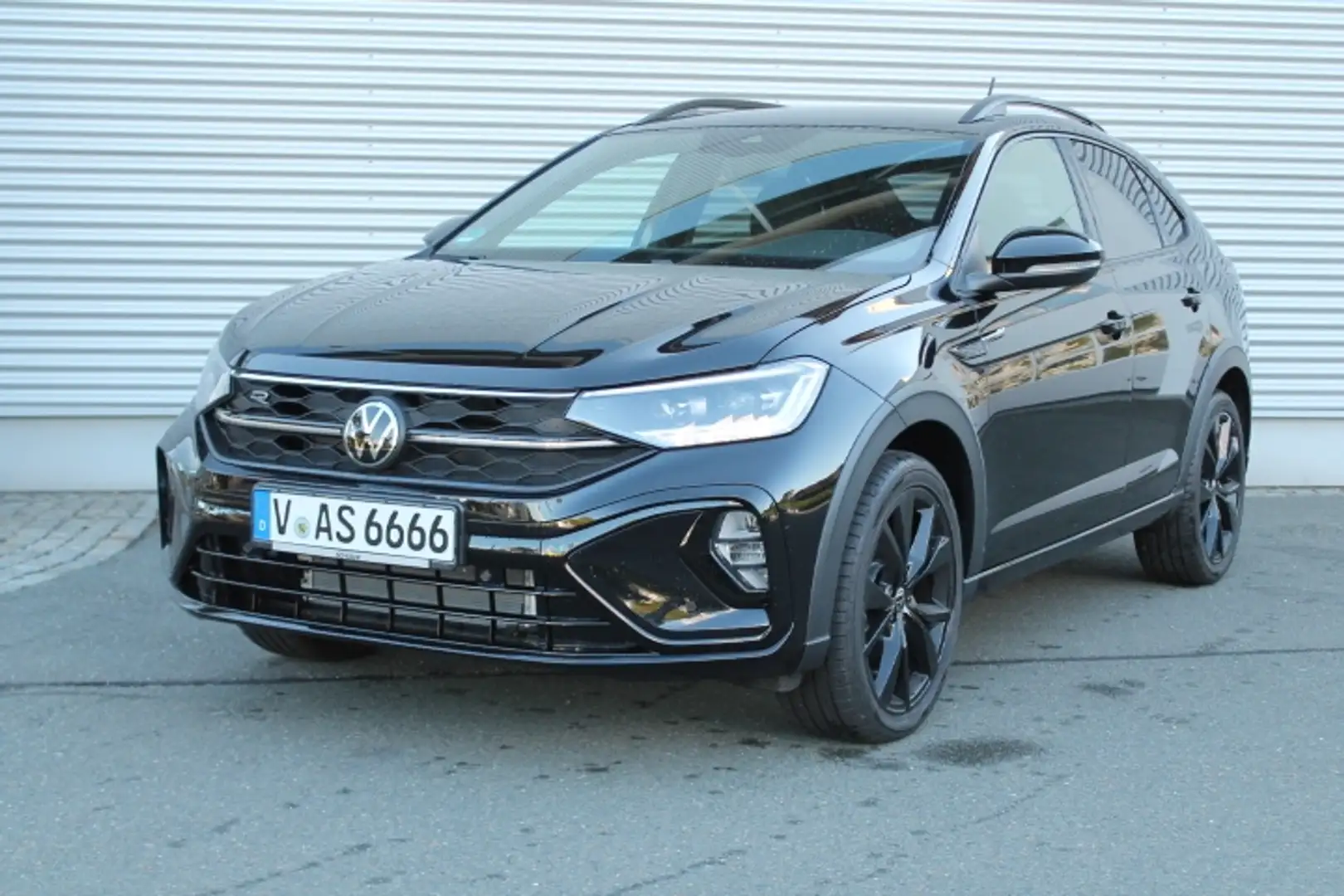 Volkswagen Taigo 1.5TSI*R-LINE*BLACK*AHK*LED*NAV*BLACK*LANE Schwarz - 2