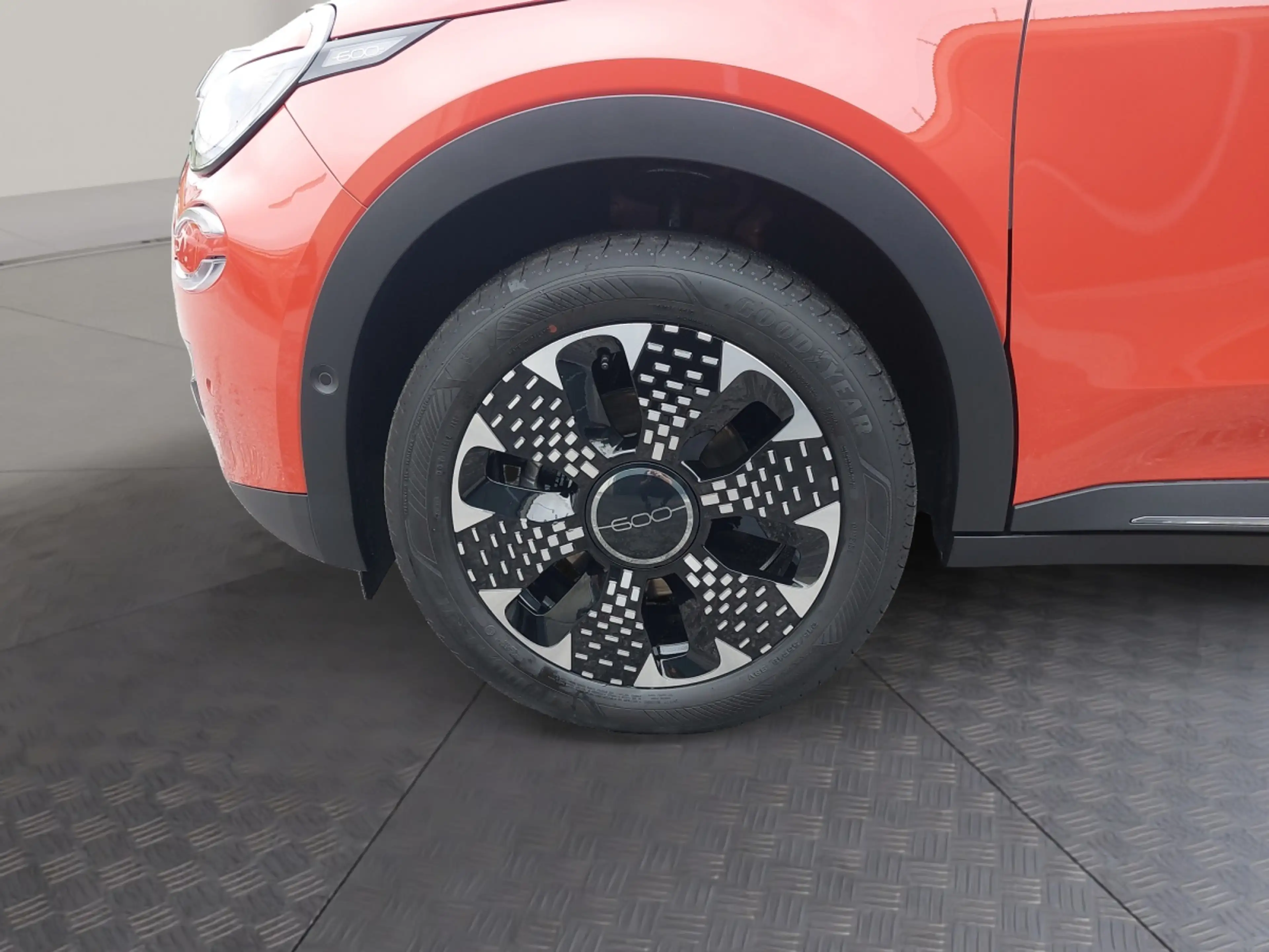 Fiat 600 Hybrid La Prima — photo 14
