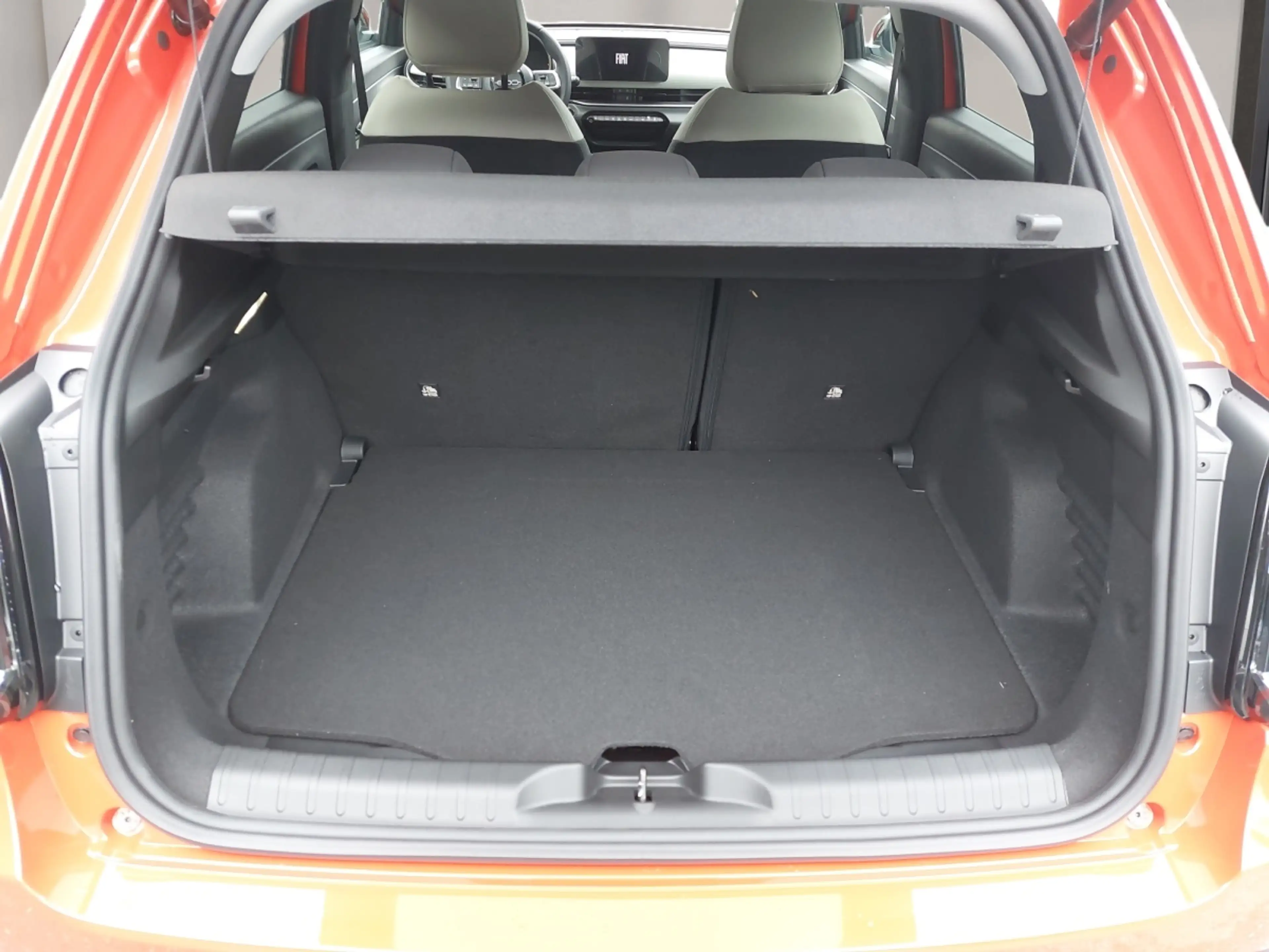 Fiat 600 Hybrid La Prima — photo 12