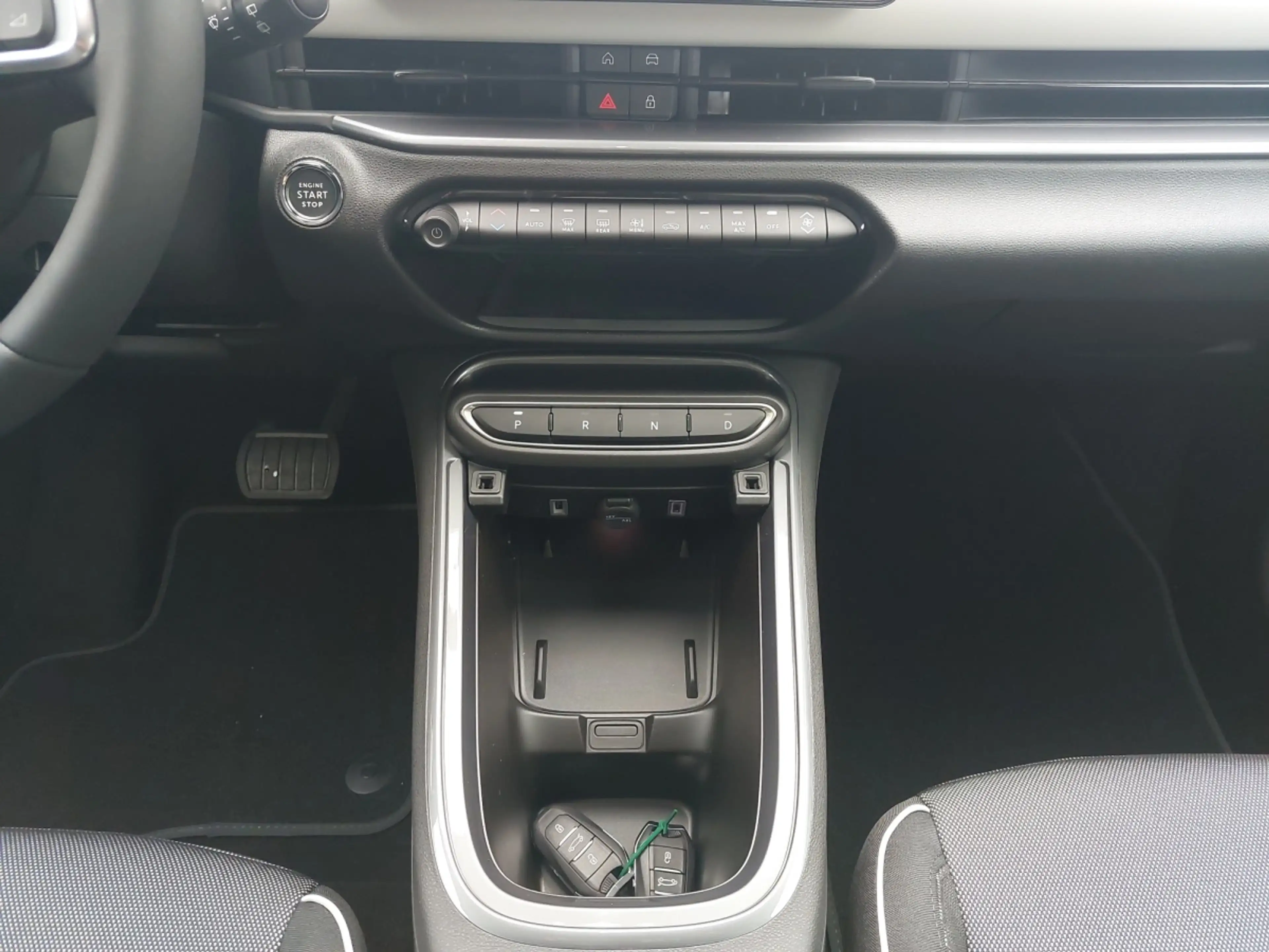 Fiat 600 Hybrid La Prima — photo 9