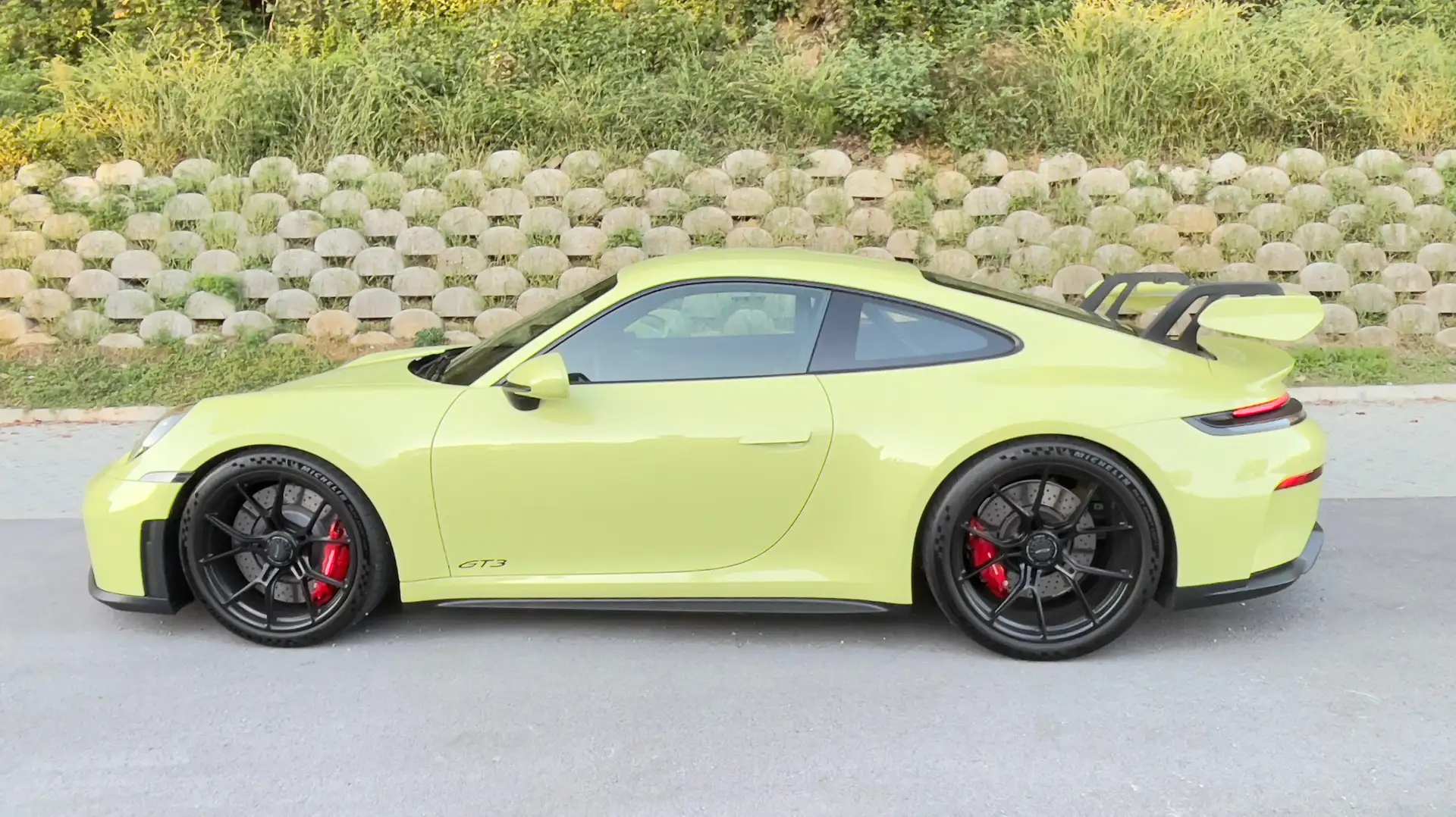 포르쉐 911 GT3 2026 노랑 사진 2