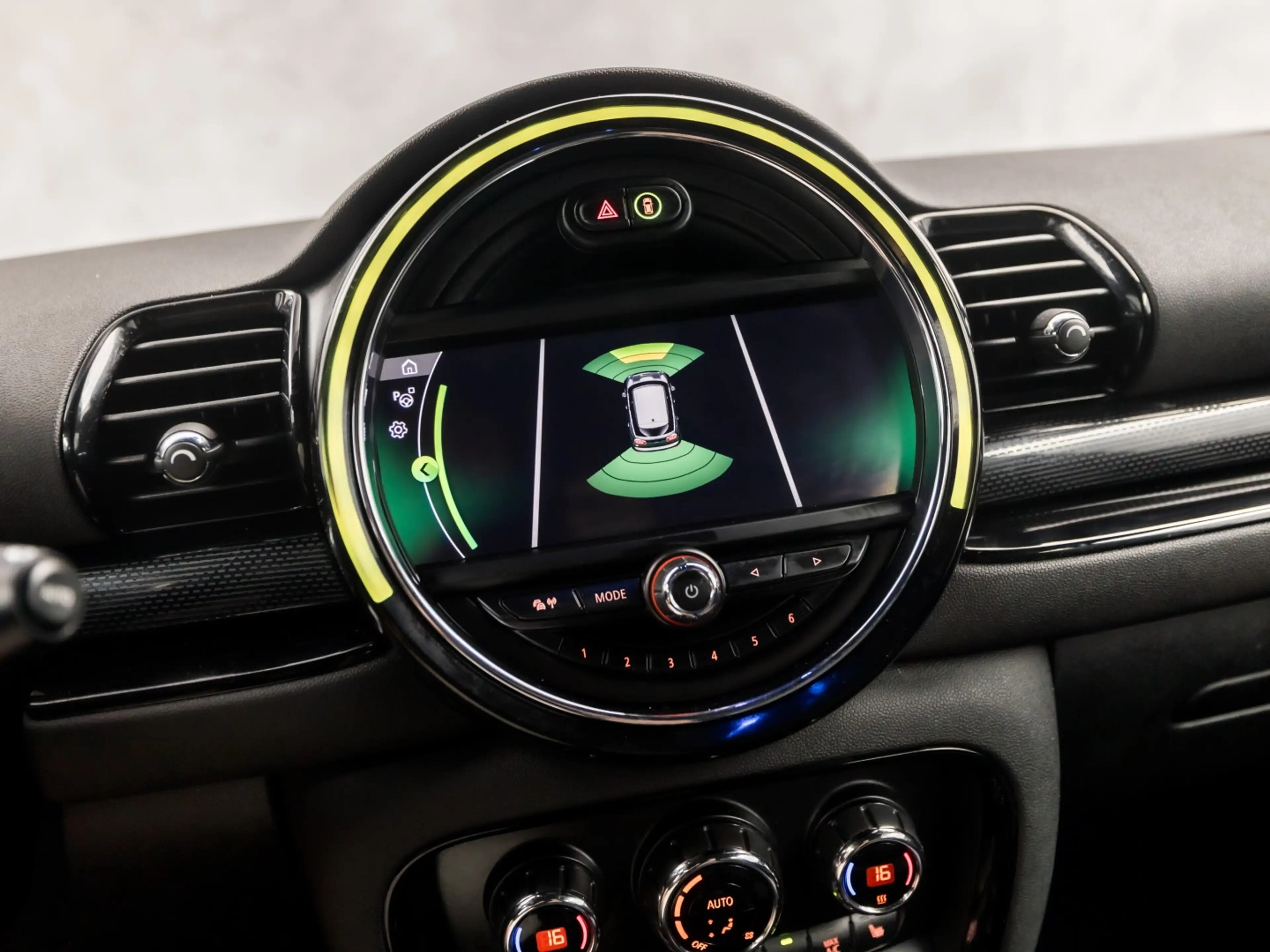 MINI Cooper Clubman 1.5 Chili Automaat (GROOT NAVI, CLIMATE, STOELVERW — photo 28