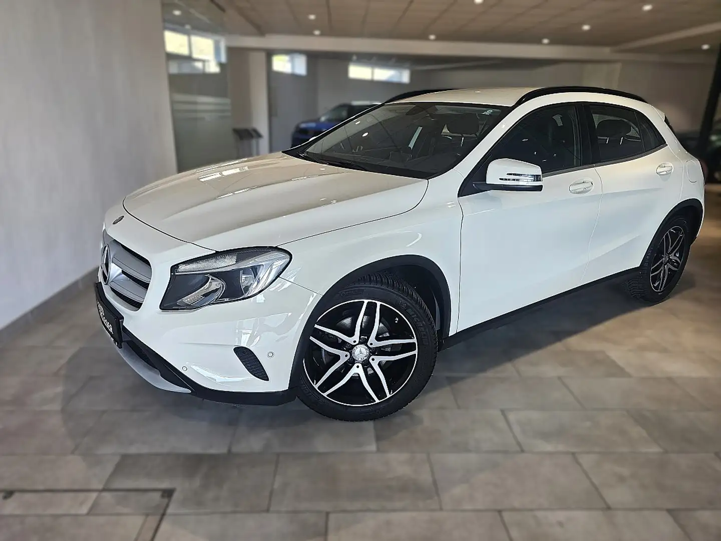 Mercedes-Benz GLA 180 CDI Edition Lifestyle Weiß - 2