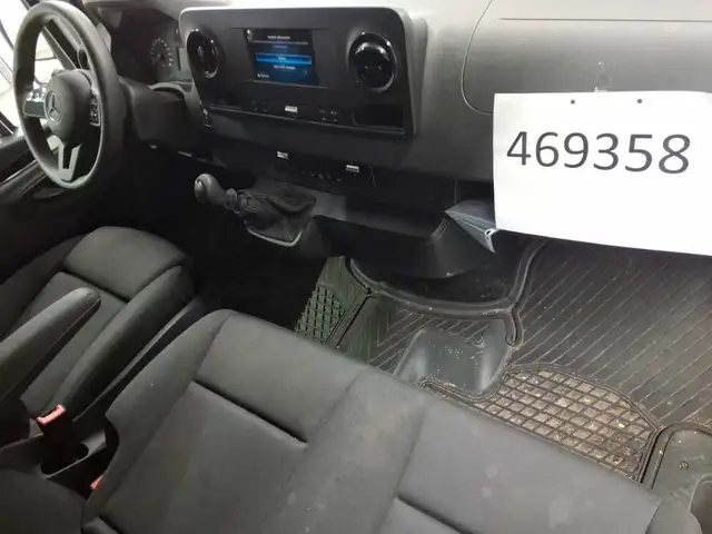 Mercedes-Benz Sprinter view 13