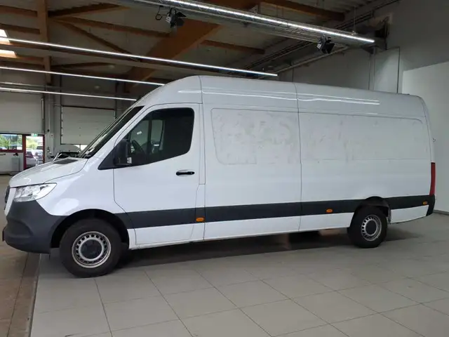Mercedes-Benz Sprinter view 6