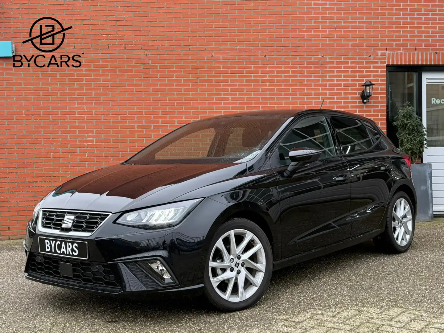 SEAT Ibiza 1.0 EcoTSI FR Business Connect 2024 | 18.427 km | Noir - 1