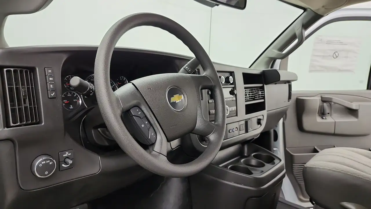 Chevrolet Express 2500 photo Chevrolet Express 2500
