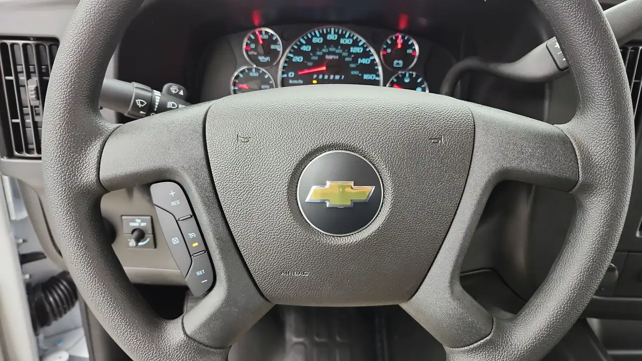 Chevrolet Express 2500 photo Chevrolet Express 2500