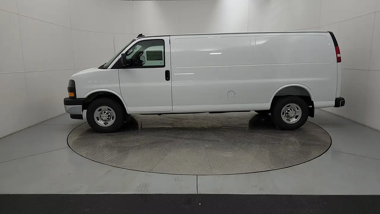 Chevrolet Express 2500 photo Chevrolet Express 2500