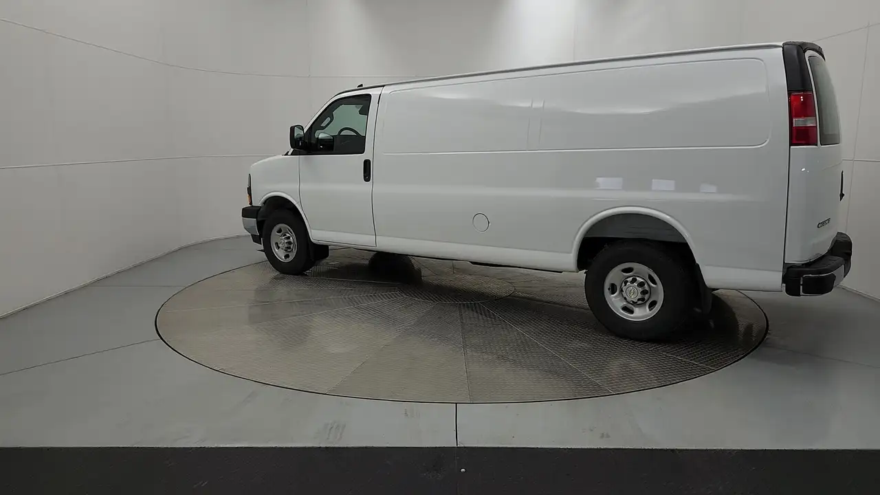 Chevrolet Express 2500 photo Chevrolet Express 2500