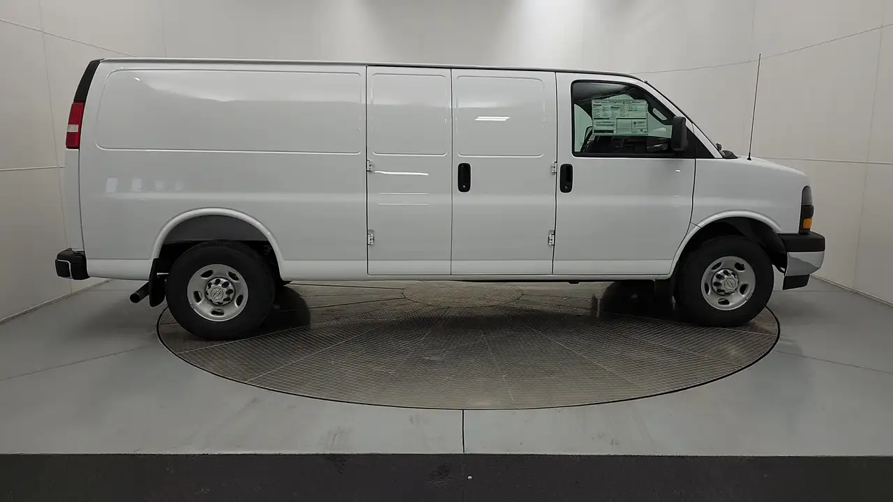 Chevrolet Express 2500 photo Chevrolet Express 2500