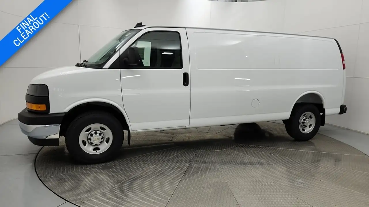 Chevrolet Express 2500 photo Chevrolet Express 2500