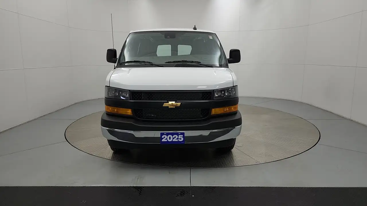 Chevrolet Express 2500 photo Chevrolet Express 2500