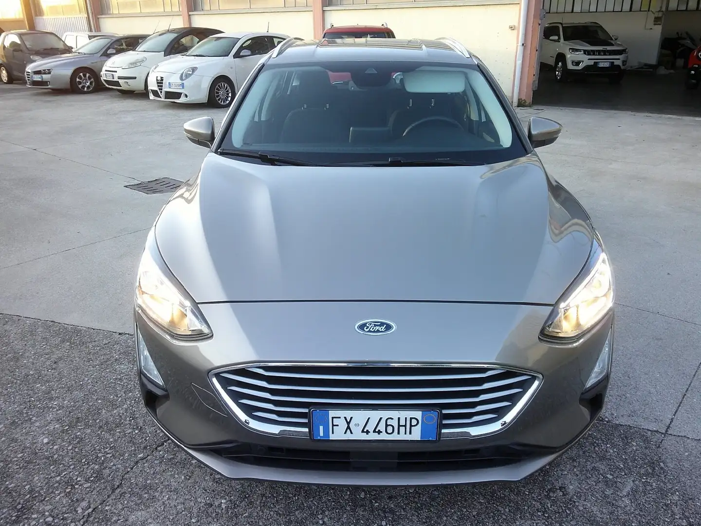Ford Focus Active Plus SW 1.5 ecoblue co-pilot Automatik Grau - 2