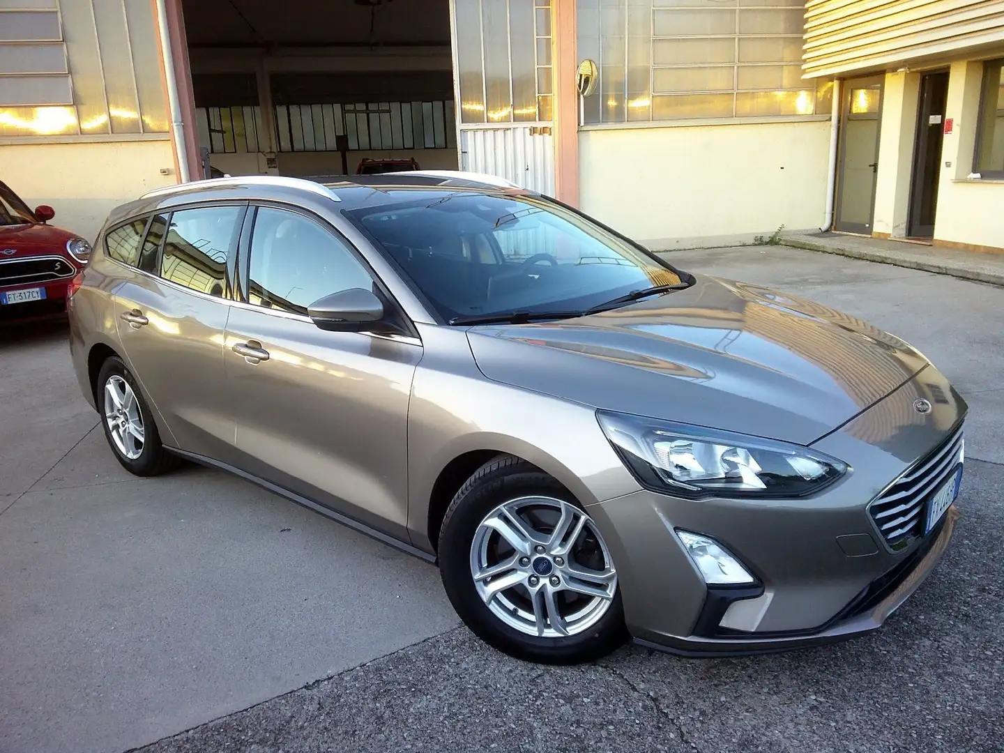 Ford Focus Active Plus SW 1.5 ecoblue co-pilot Automatik Grau - 1