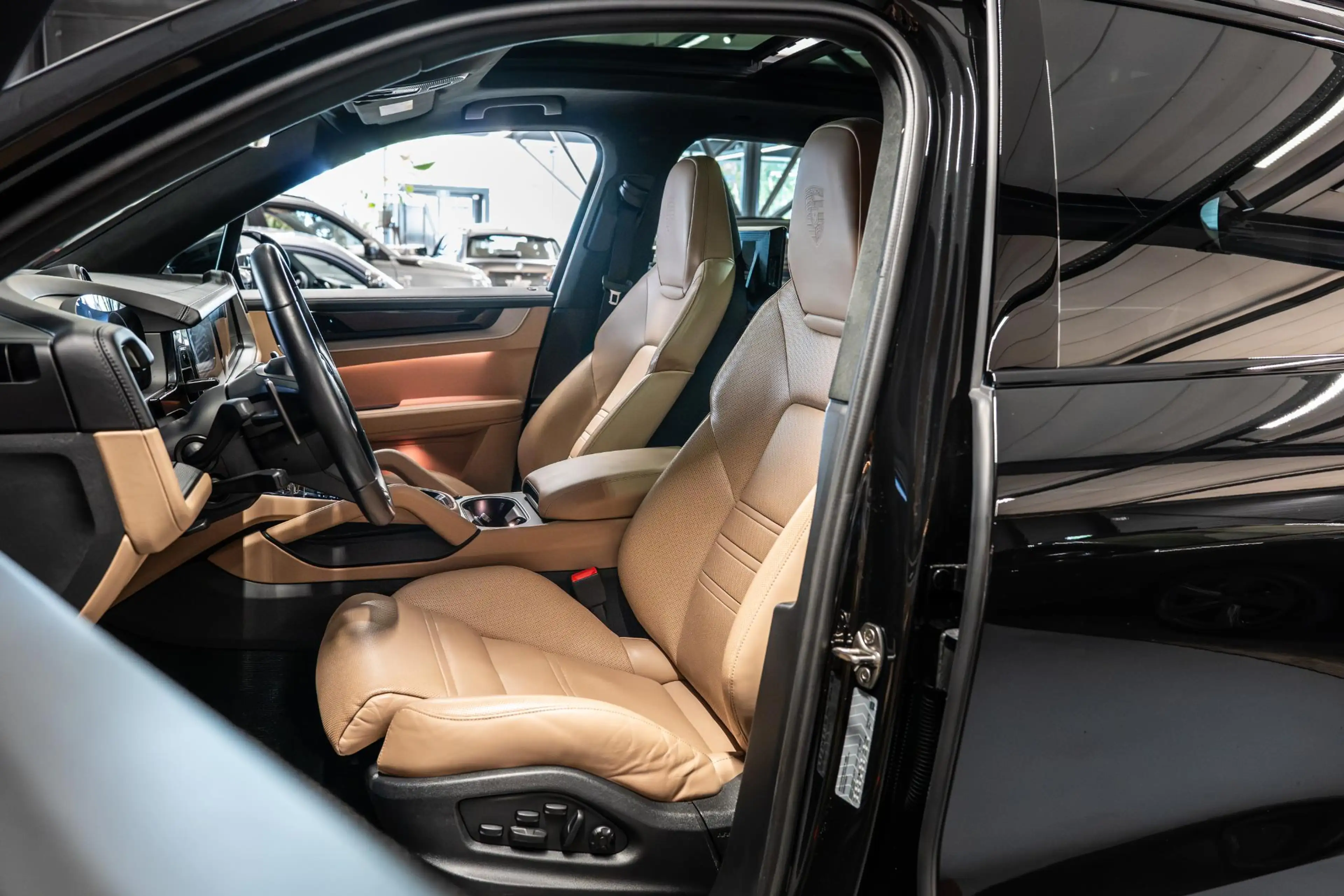 Porsche Cayenne 3.0 E-Hybrid Sportdesign | 1e Eigenaar | TV Scherm — photo 3