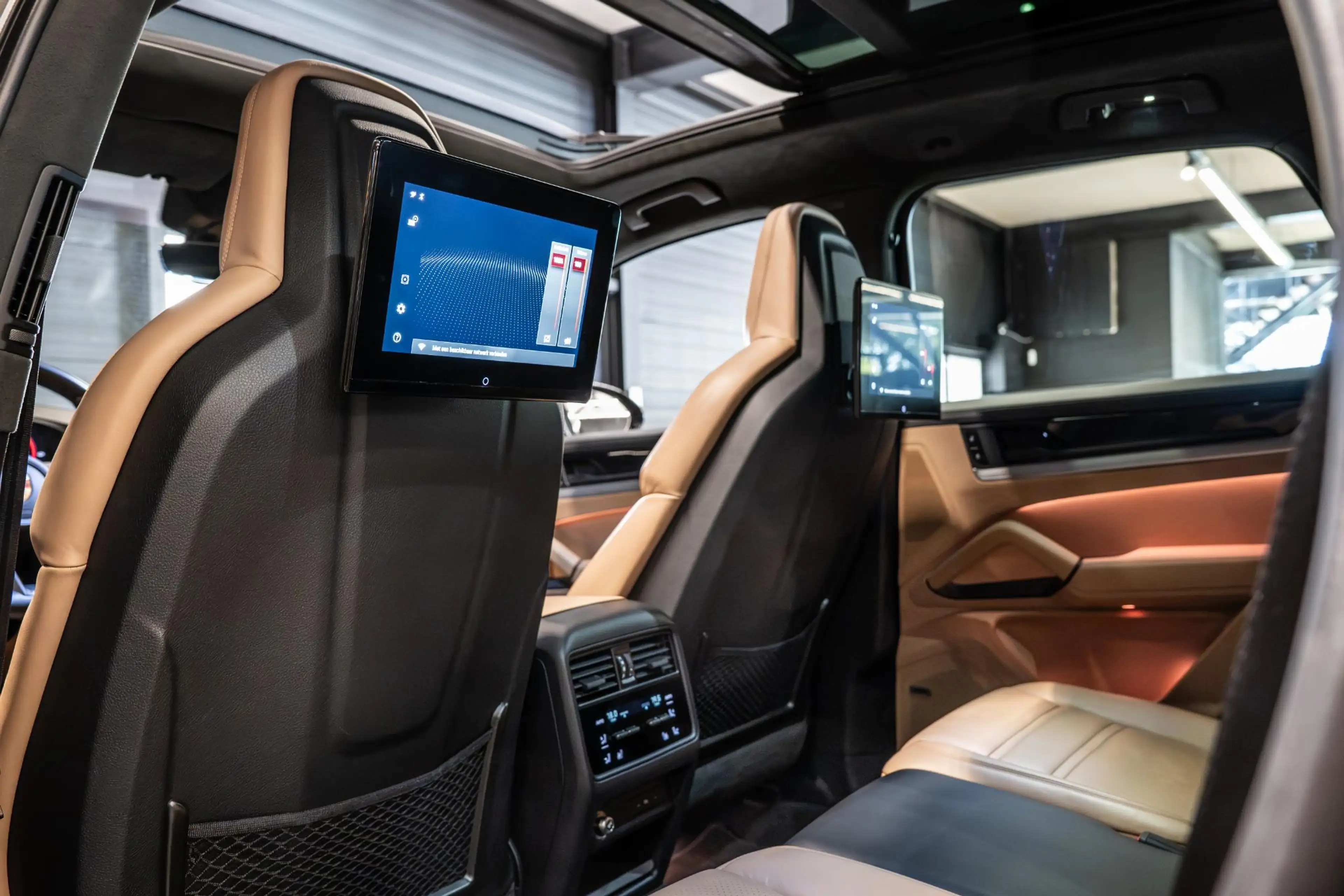 Porsche Cayenne 3.0 E-Hybrid Sportdesign | 1e Eigenaar | TV Scherm — photo 13