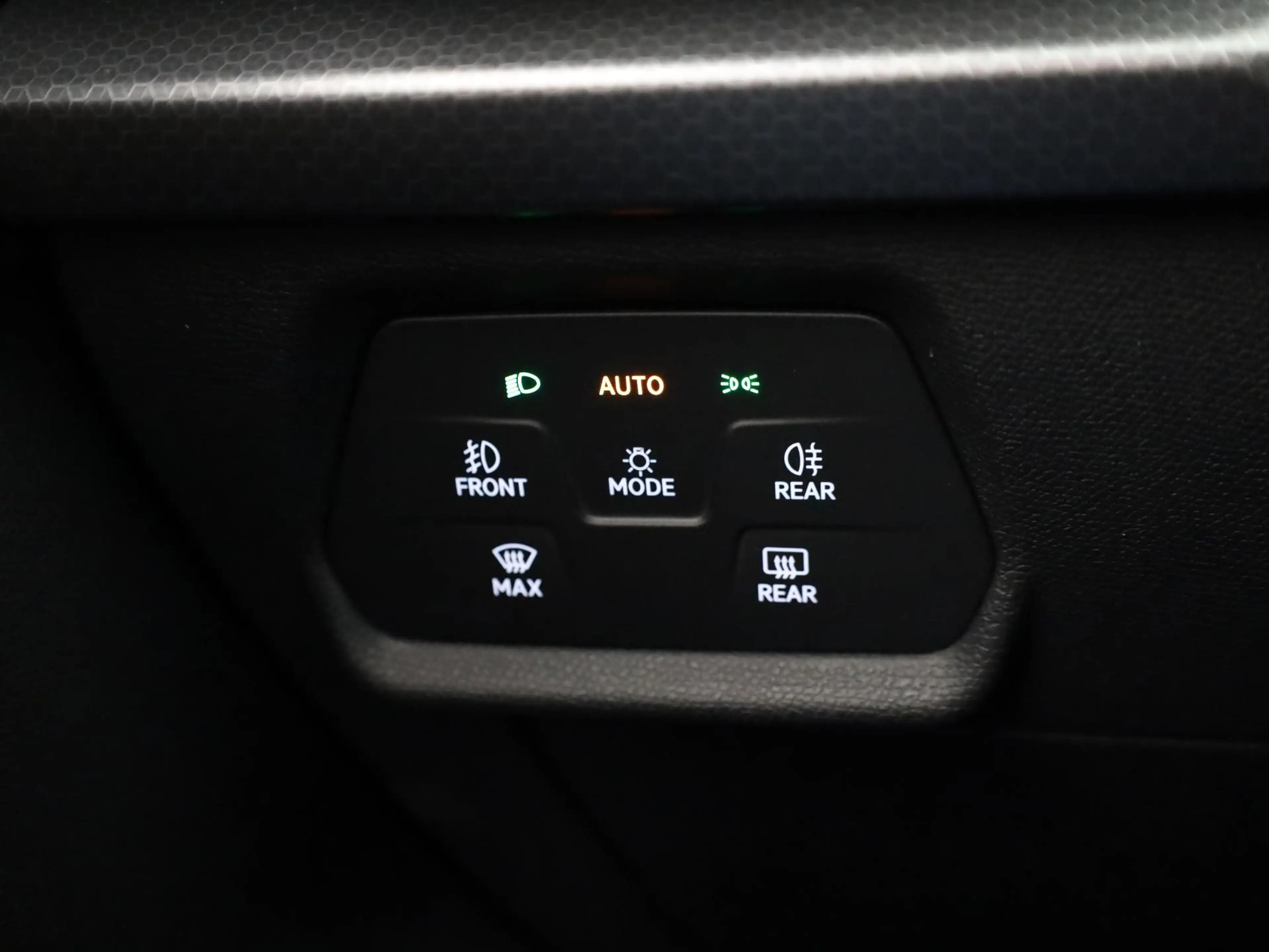 SEAT Leon e-Hybrid Sportstourer 1.5 TSI Style Business Intense | Fior — photo 11