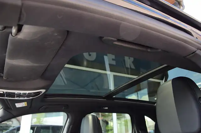 Porsche Cayenne view 13